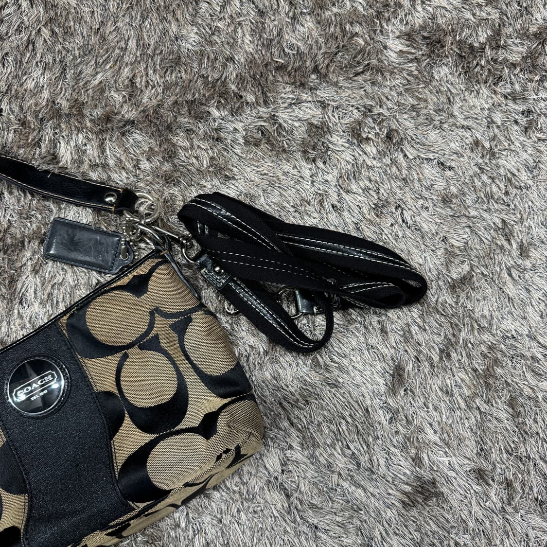 코치 시그니처 숄더백 상품이미지3