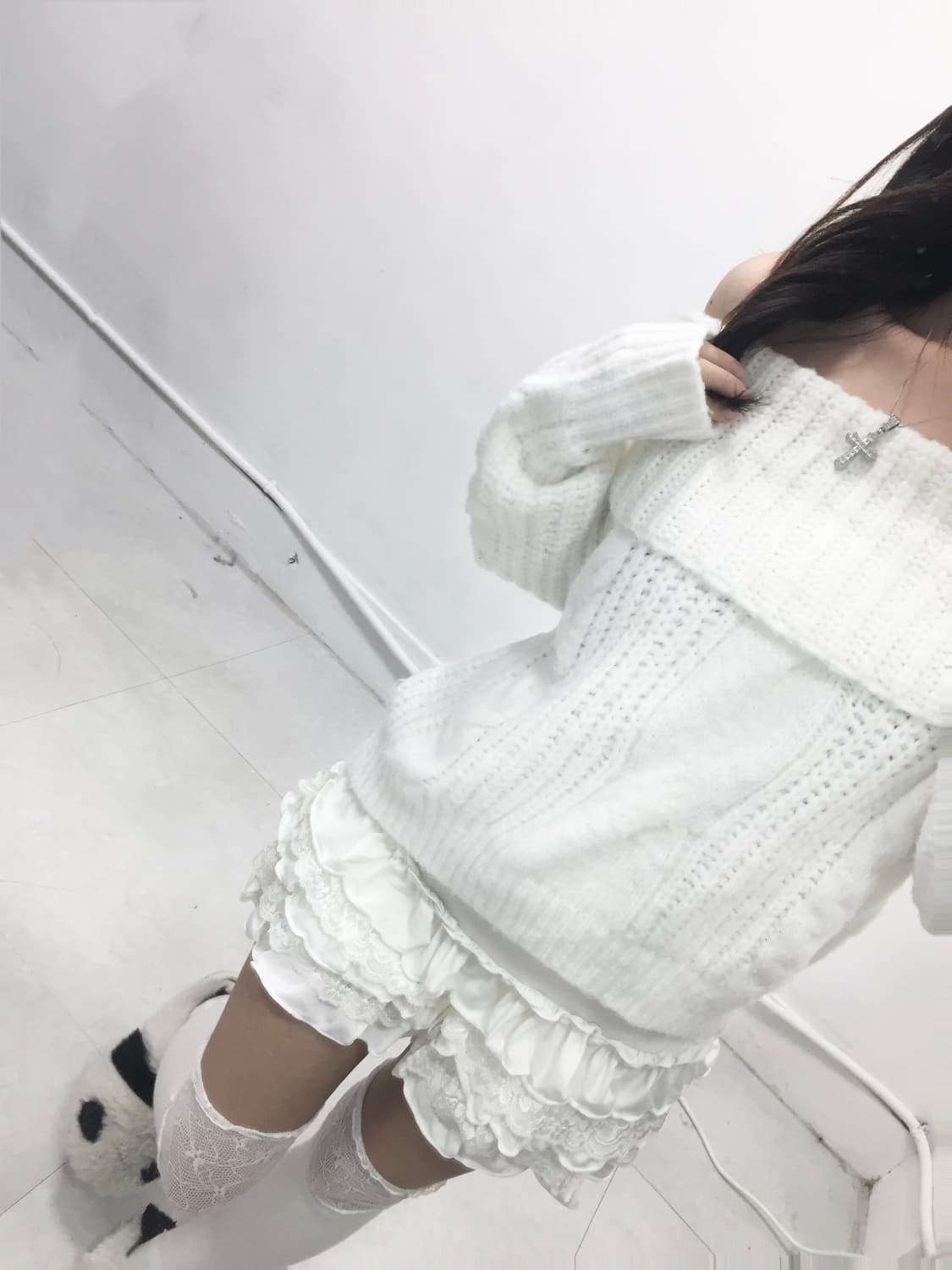 [CECIL MCBEE] 세실맥비 로걀 달천깔 오프숄더 니트 상품이미지2