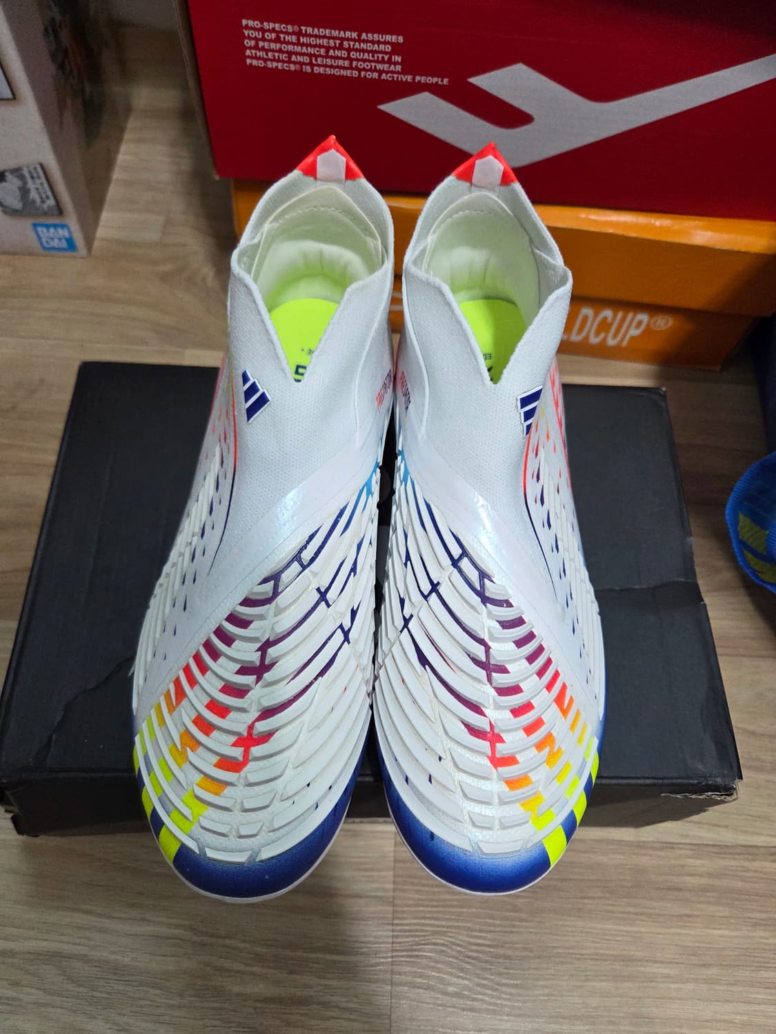 새상품/풀박스) 아디다스 프레데터 엣지+ FG J (240mm)  상품이미지1