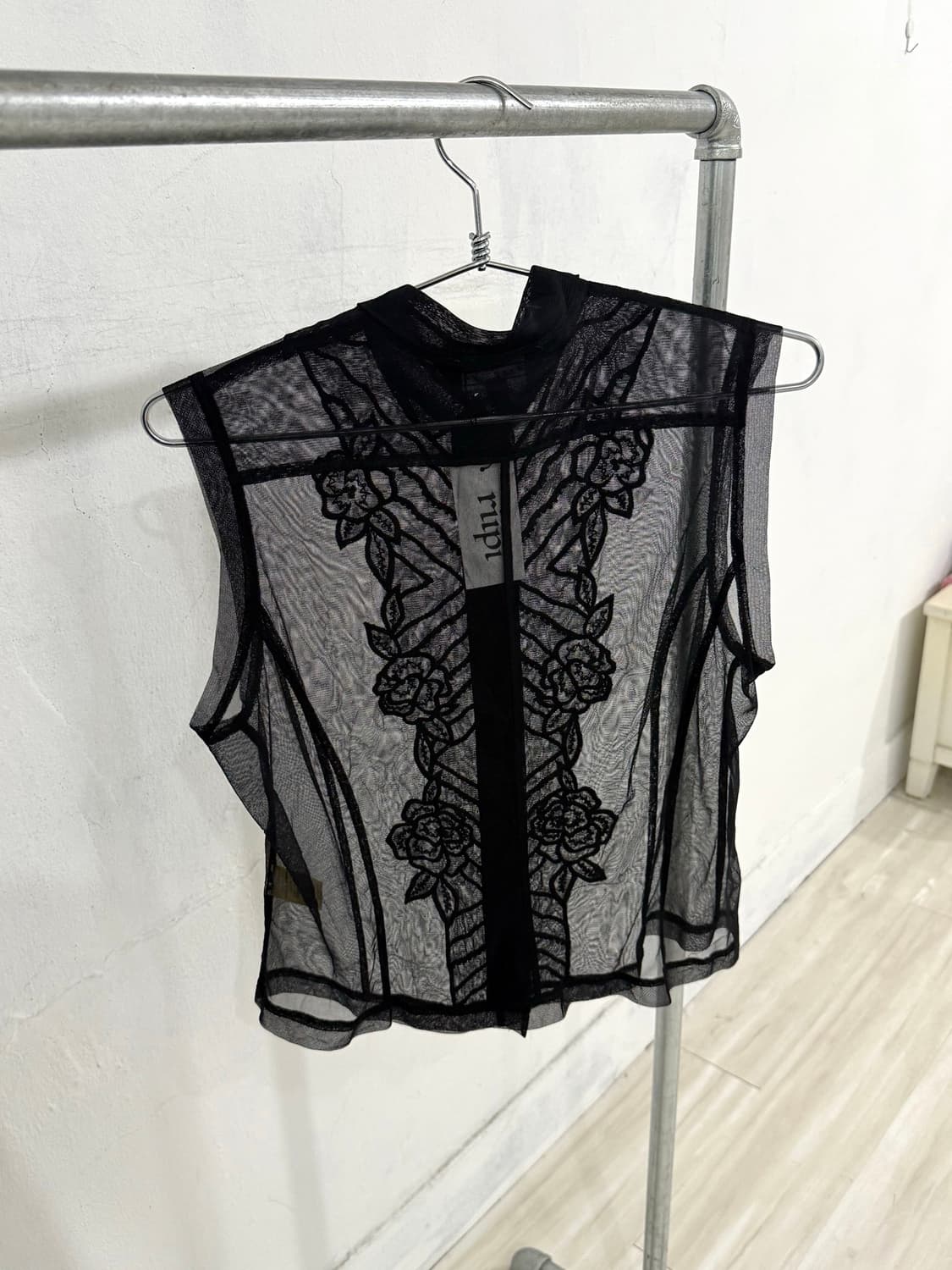 Black See-Through Mesh Sleeveless Shirt 상품이미지8