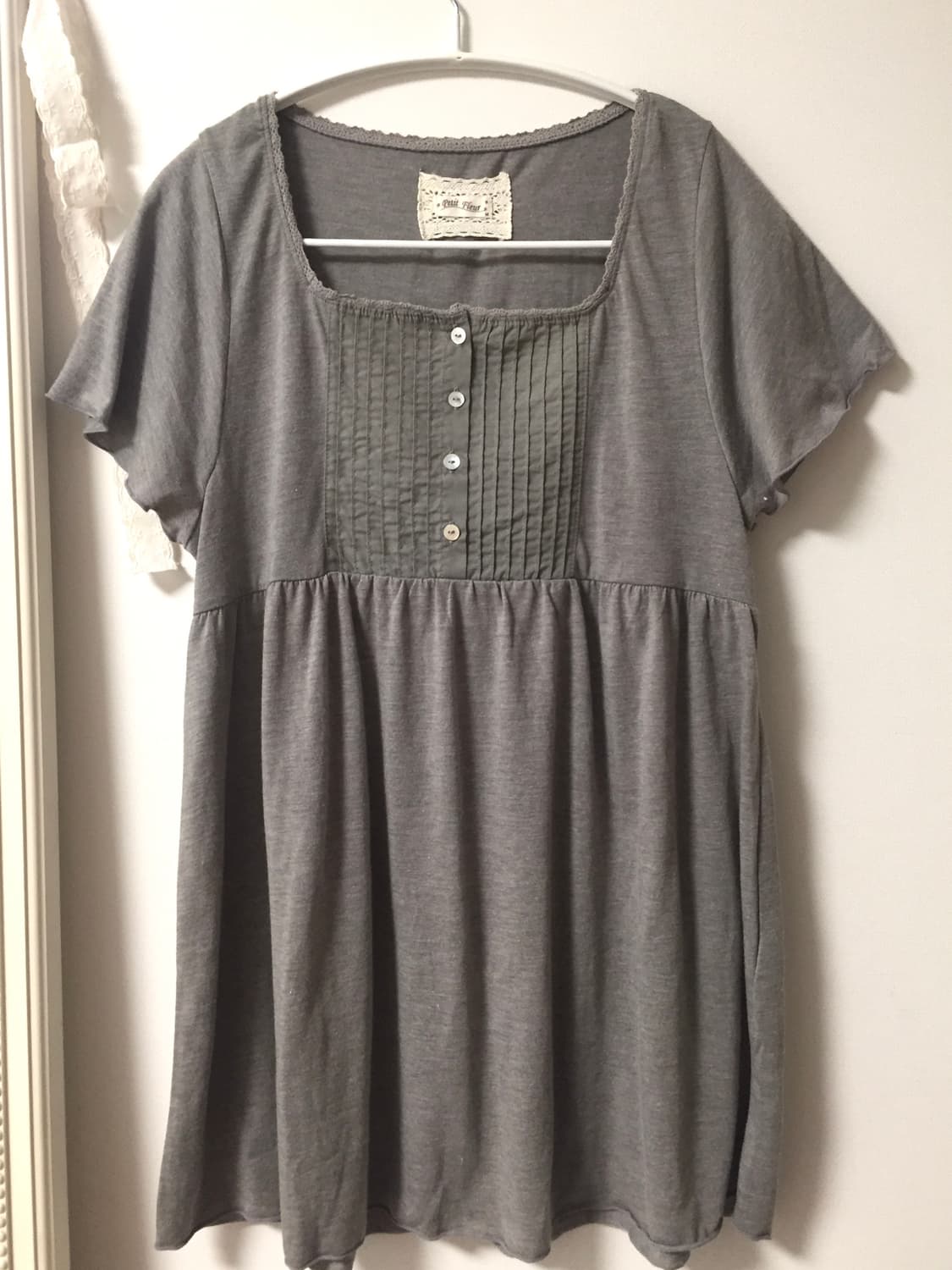 뮤트 그레이 반팔 블라우스 / 모리걸 블라우스/ 슈가슈가룬 상품이미지1