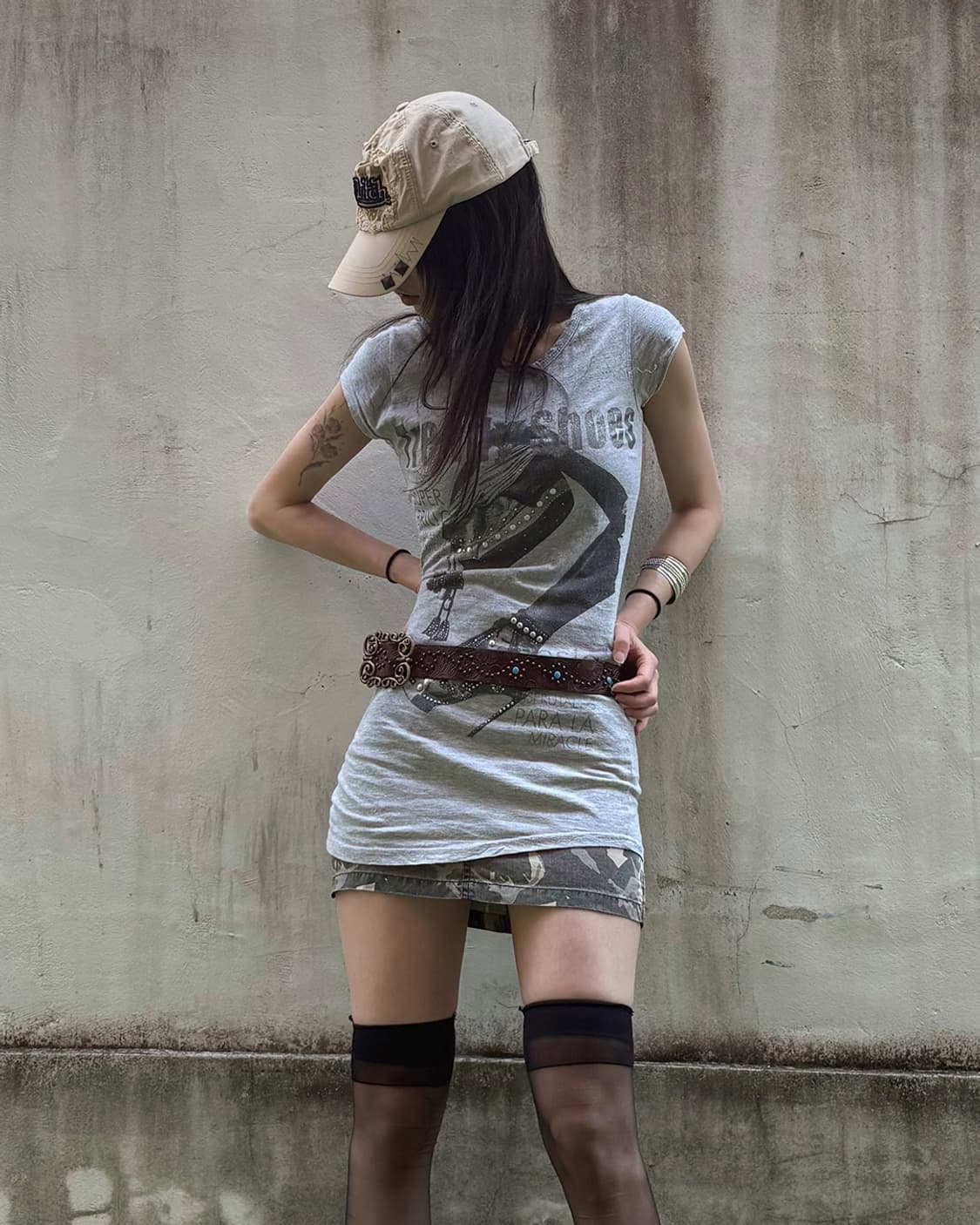 Y2K Glam Heel Graphic Slim T-shirts 상품이미지2