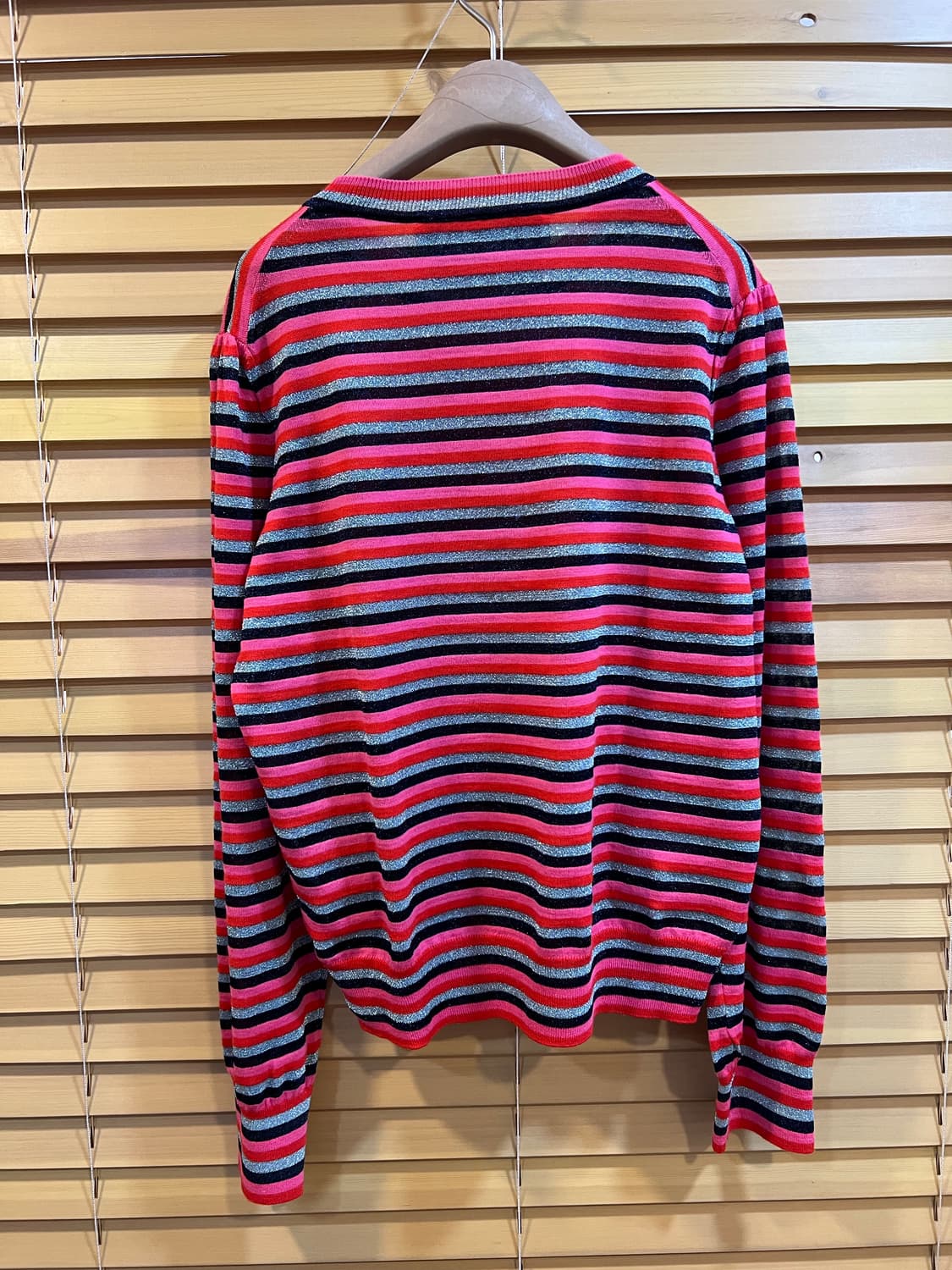 럭키슈에뜨 여성 핑크 스트라이프 글리터니트 상품이미지3