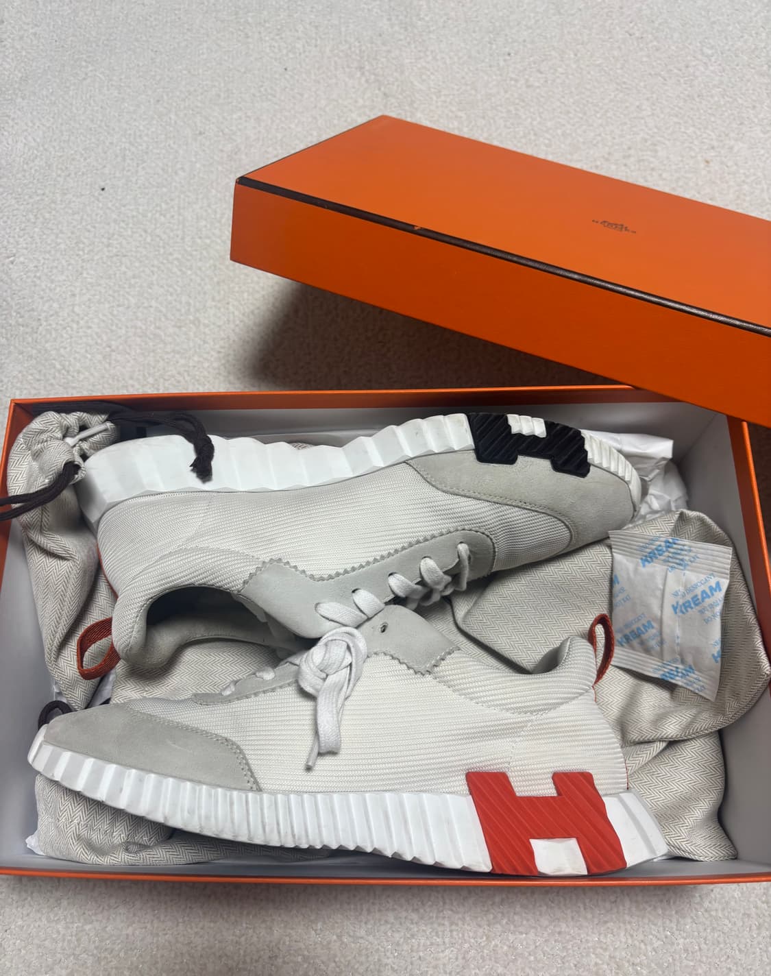 에르메스 화이트 오렌지 바운싱 스니커즈 41사이즈 상품이미지1