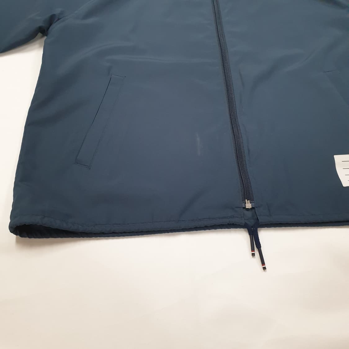 [4] 톰브라운 바람막이 자켓 네이비 상품이미지9