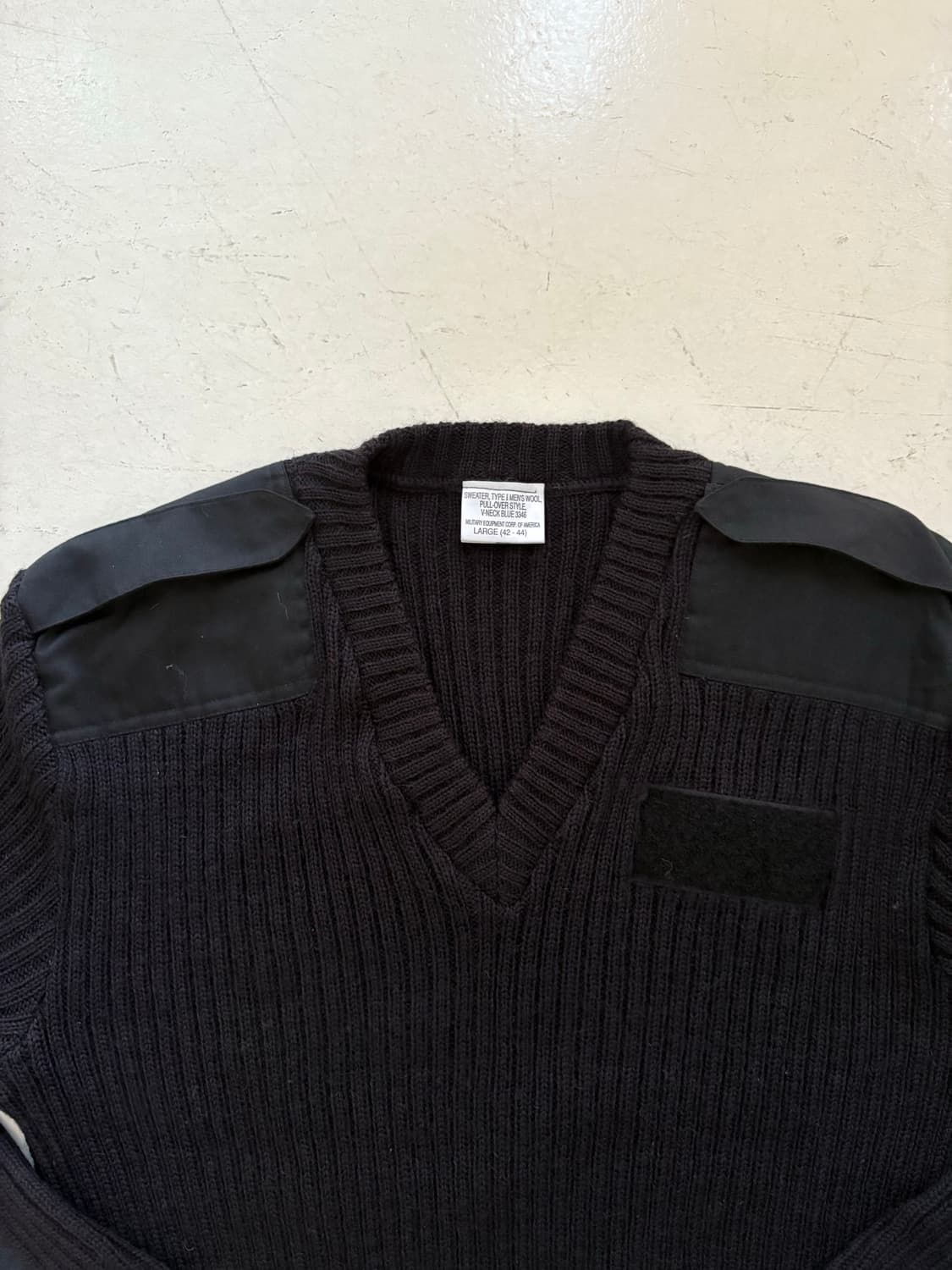 80-90's US NAVY Wool V-Neck Sweater. 상품이미지3