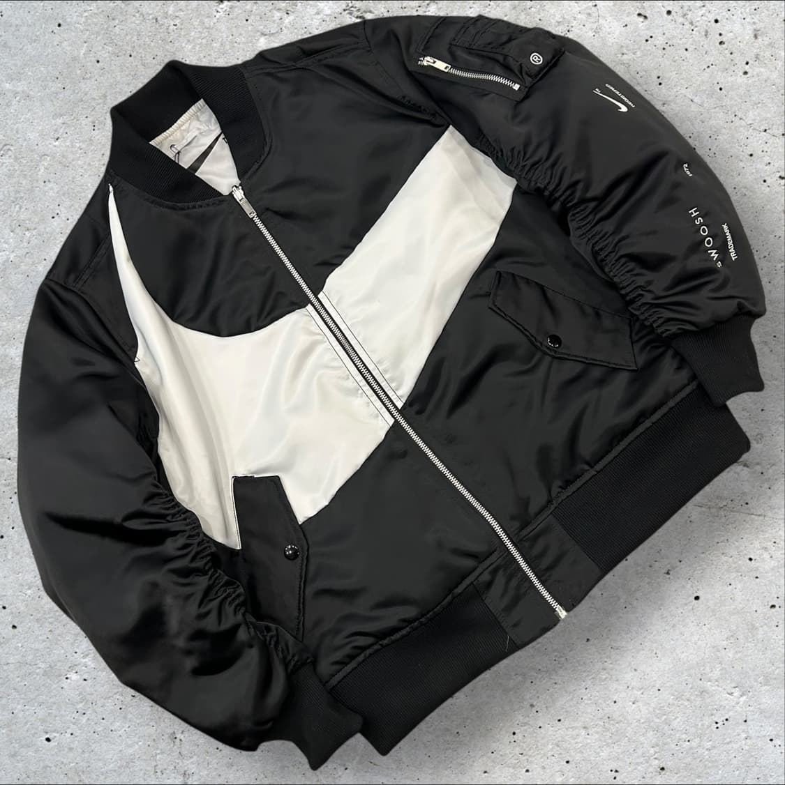 [XL] 나이키 써마핏 스우시 블랙/화이트 봄버 자켓 상품이미지1
