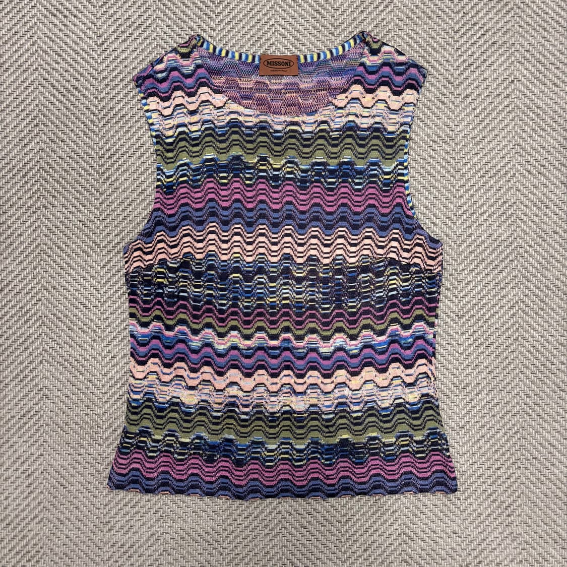미쏘니 지그재그 패턴 탑 v1011 상품이미지1