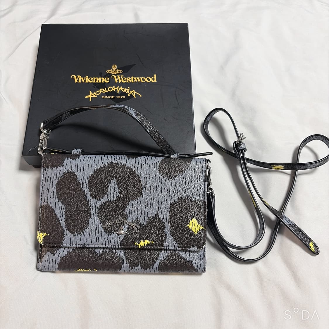비비안웨스트우드 레오파드 클러치 백 상품이미지1