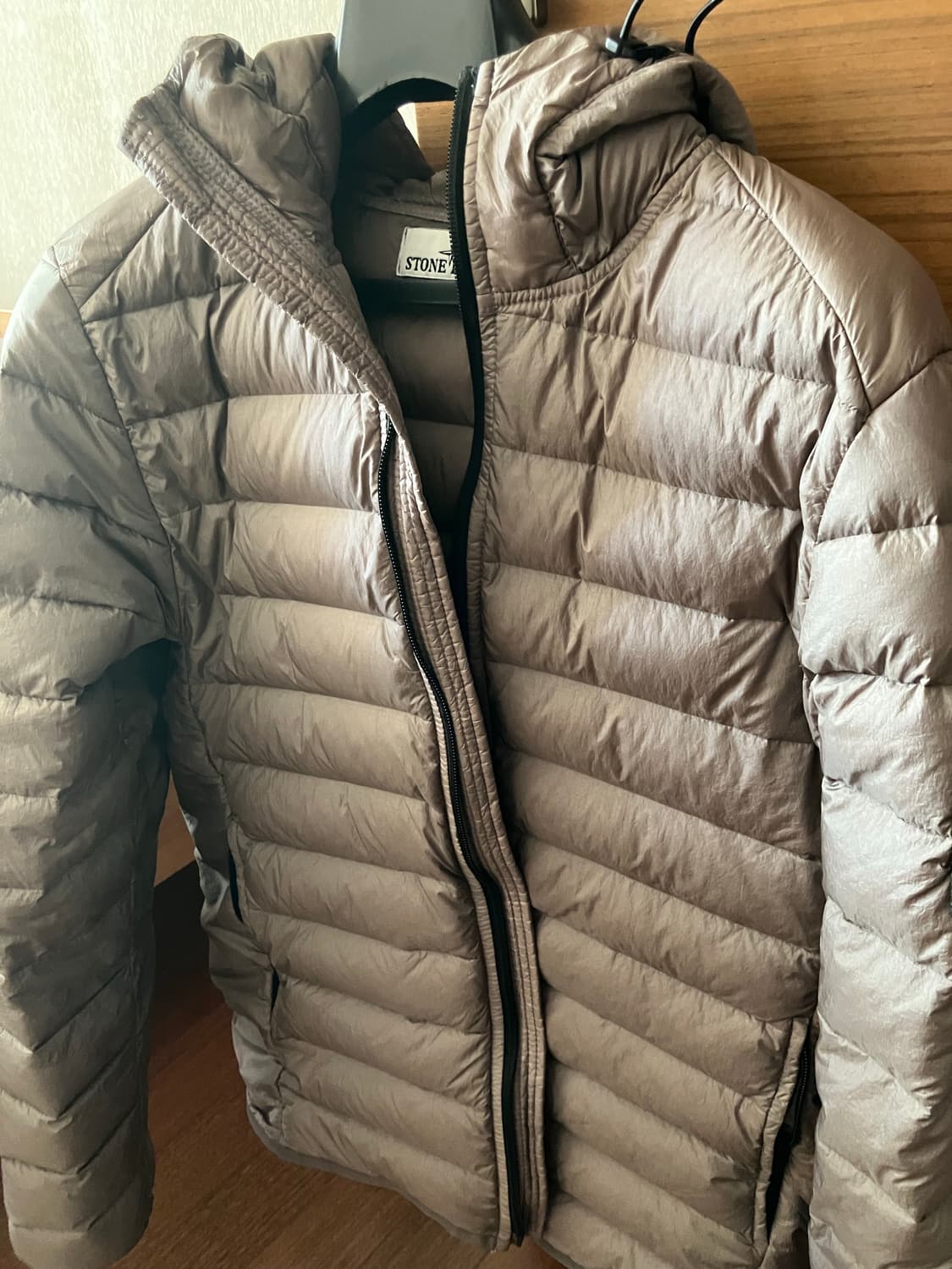 스톤 아일랜드 경량패딩 상품이미지1