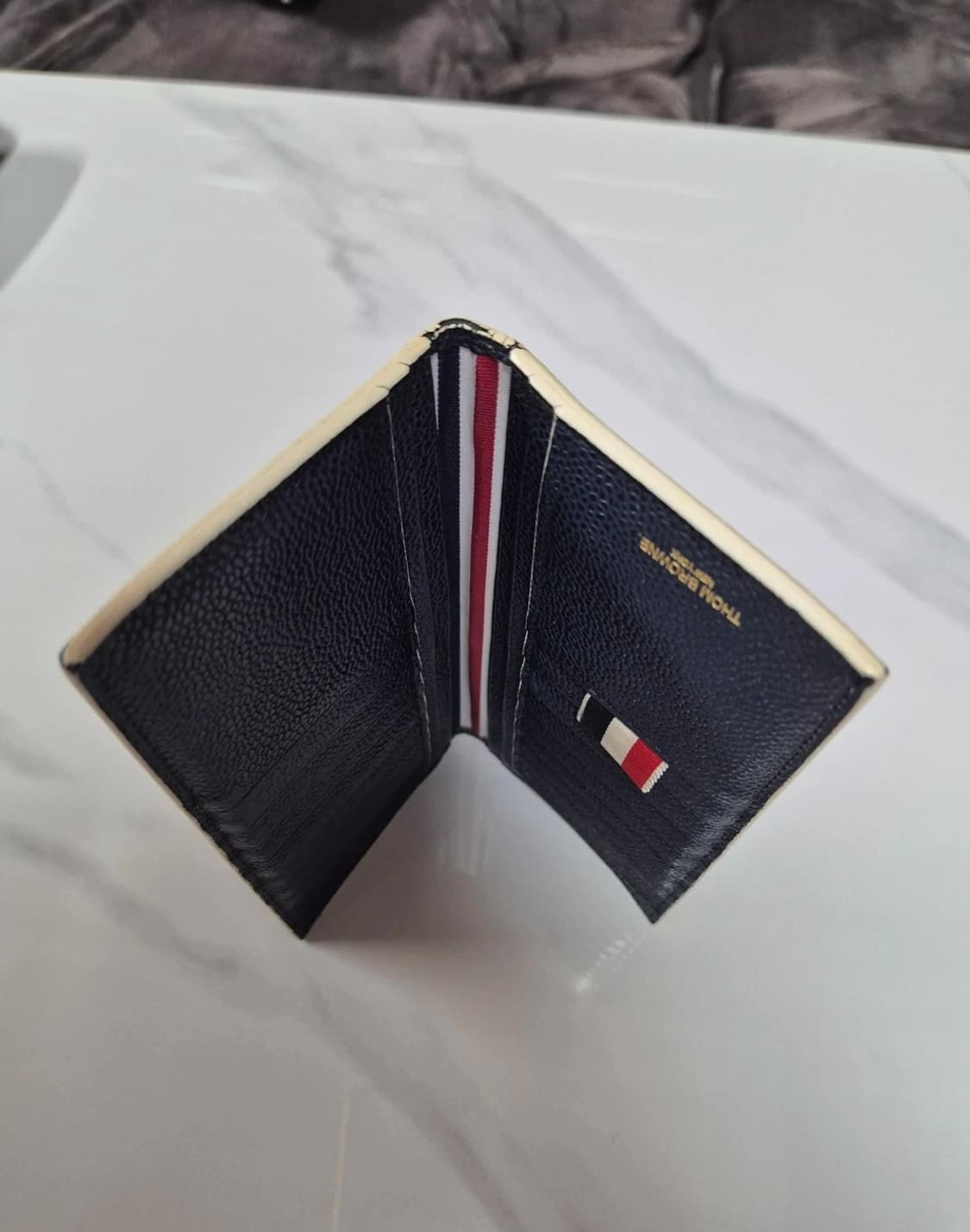톰브라운 장지갑 판매 상품이미지5