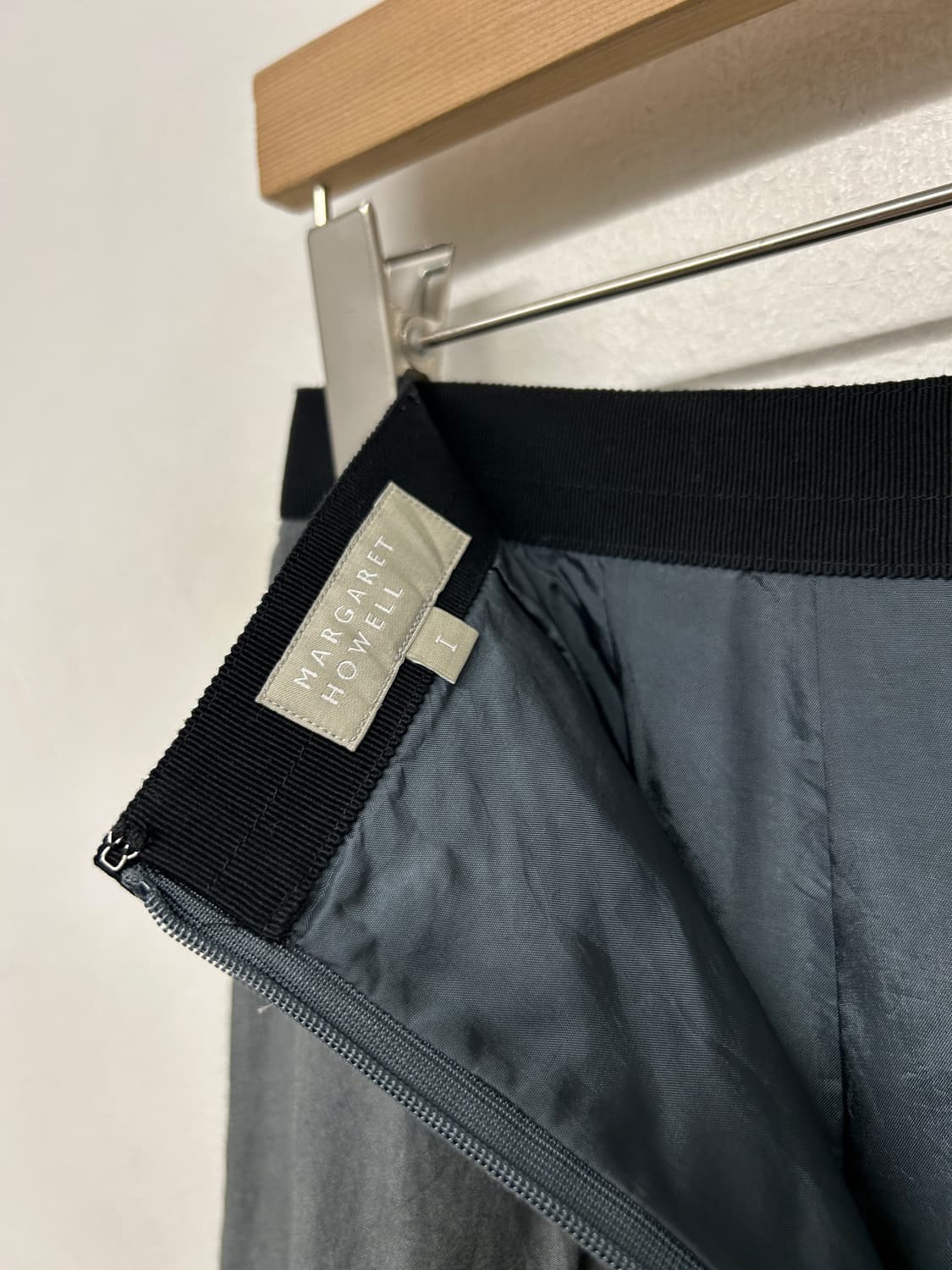 마가렛호웰 실크 플리츠 스커트 상품이미지4