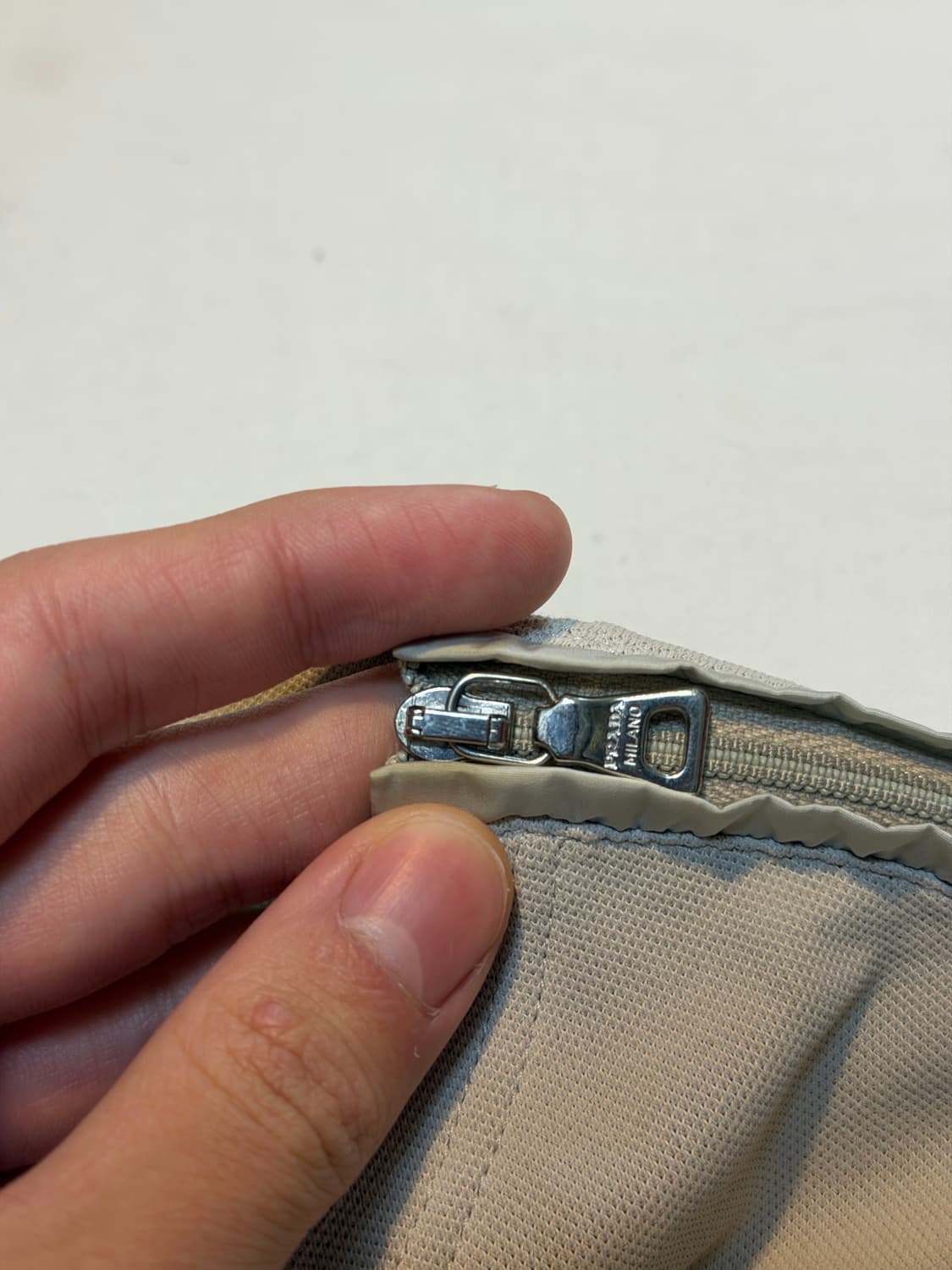 90s 프라다 스포츠 아카이브 어깨 지퍼 테크니컬 티셔츠 상품이미지3