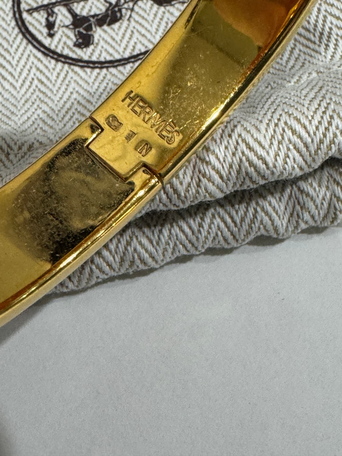 에르메스 클릭아슈 팔찌 금장 블랙 상품이미지3