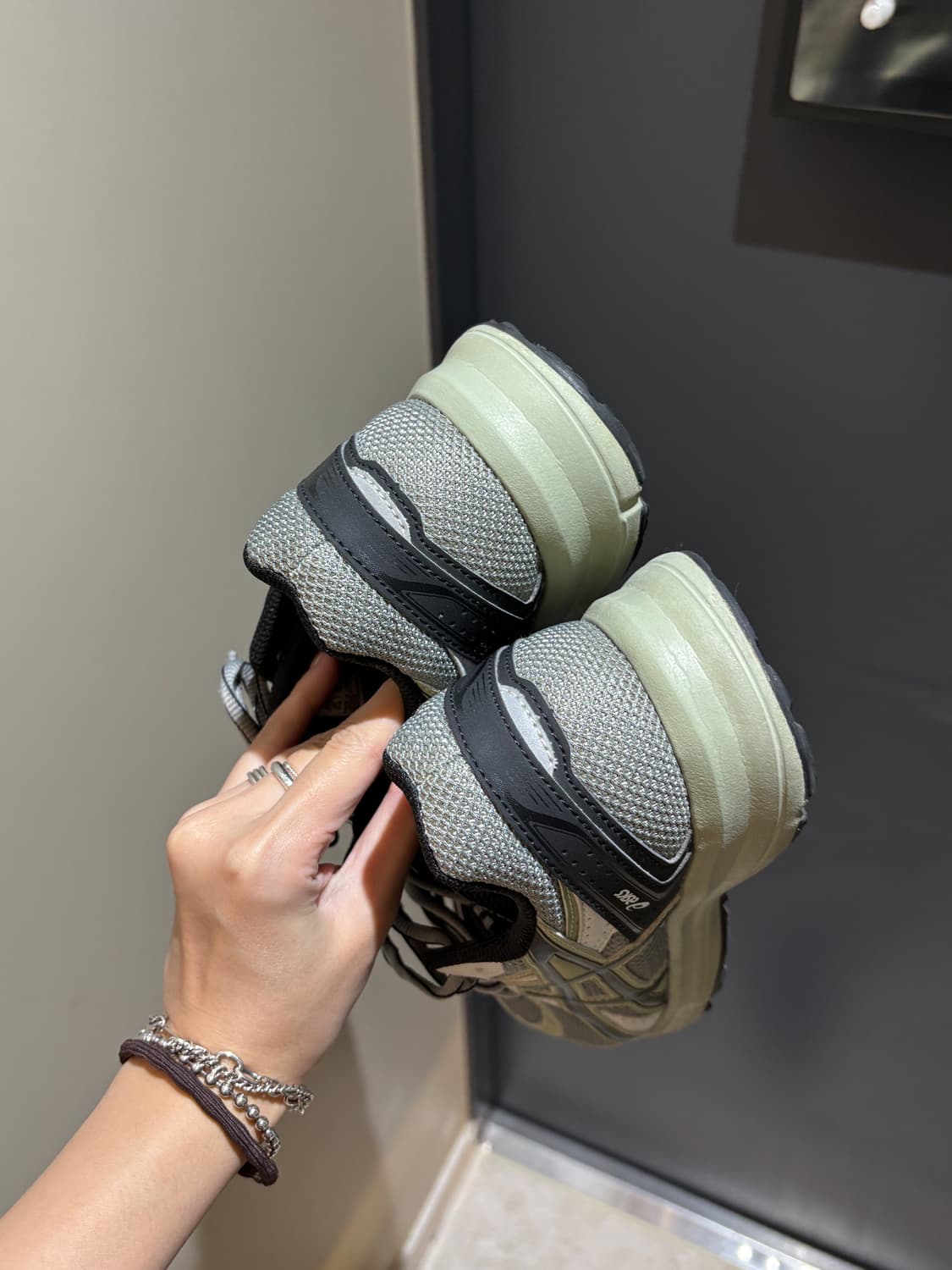 아식스 100S 운동화 250 상품이미지4