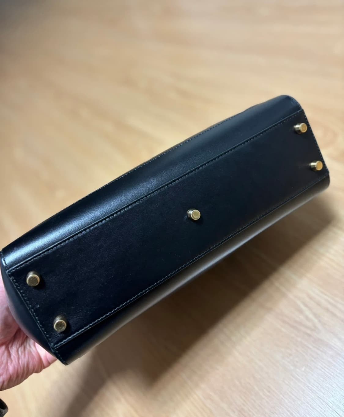 구찌 재키 1961 미디엄 토트백 블랙 상품이미지4