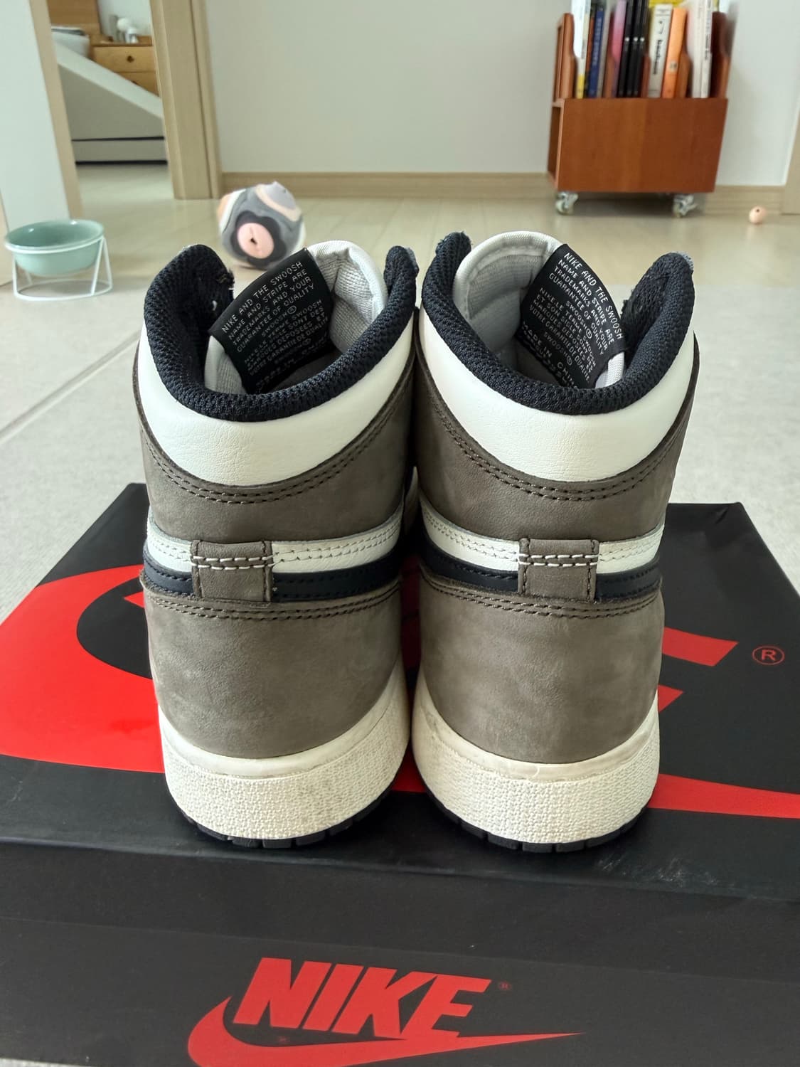 나이키 조던1 다크모카 240 상품이미지2