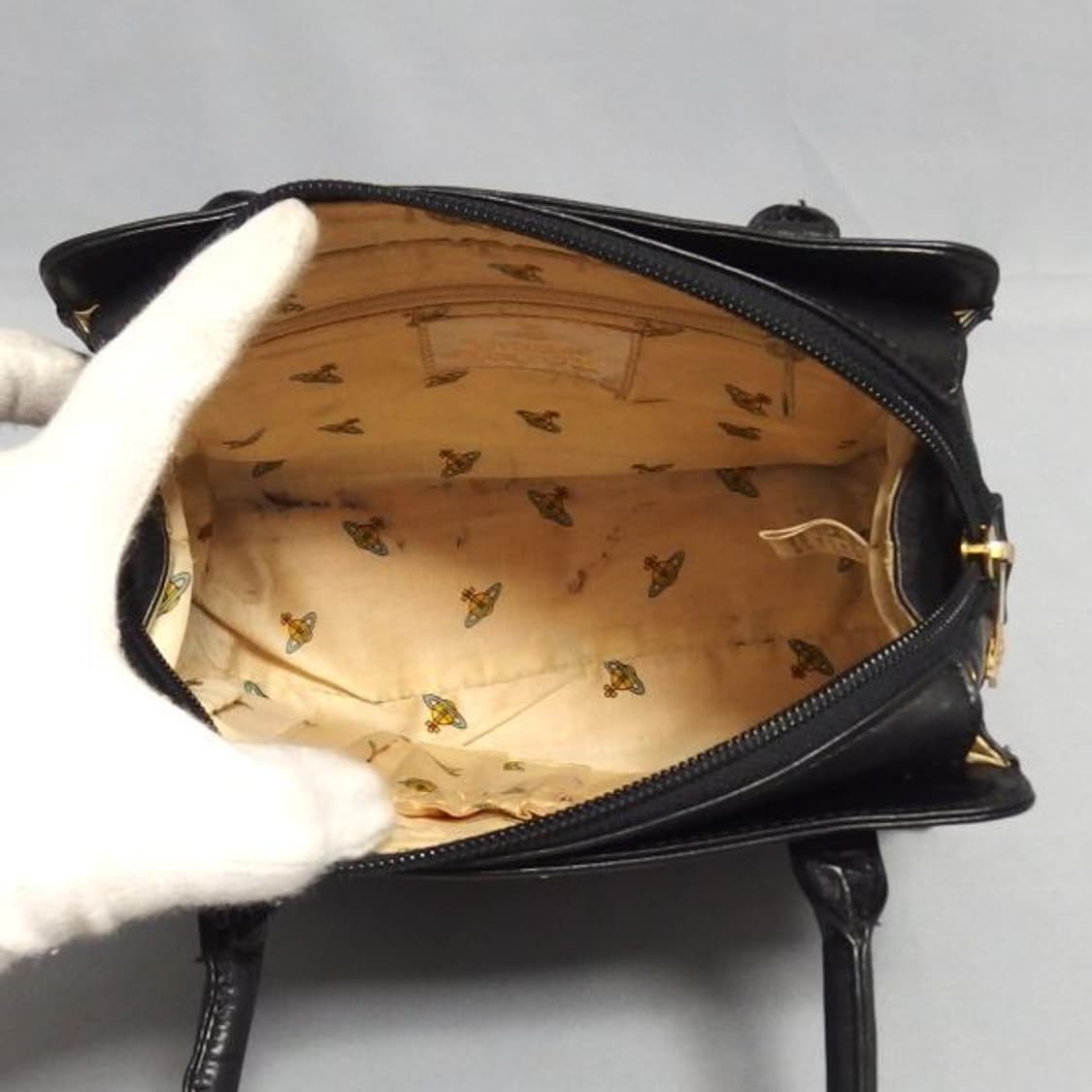 비비안 웨스트우드 가죽 핸드백 상품이미지4