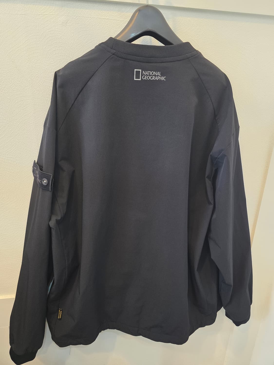 내셔널지오그래픽 블랙 액티브 우븐 맨투맨  바지 셋업 상품이미지3