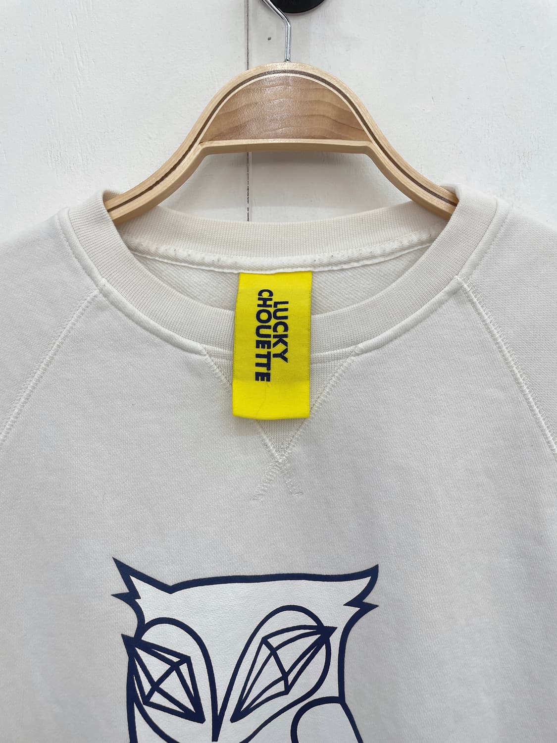 럭키슈에뜨 부엉이 프린팅 라운드넥 래글런 맨투맨 상품이미지6