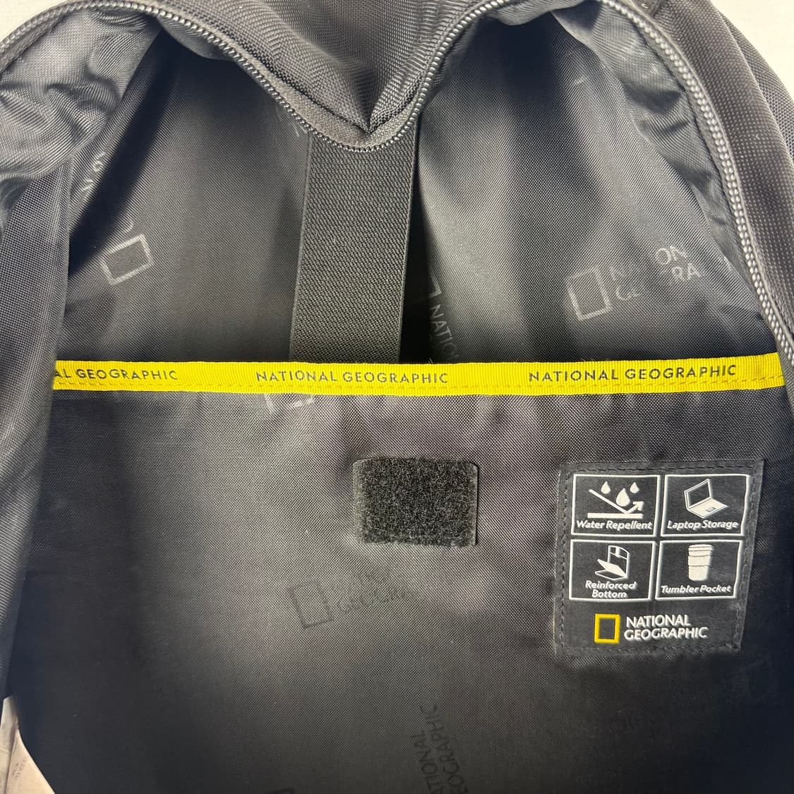 OS) 내셔널지오그래픽 로고 백팩 블랙 상품이미지3