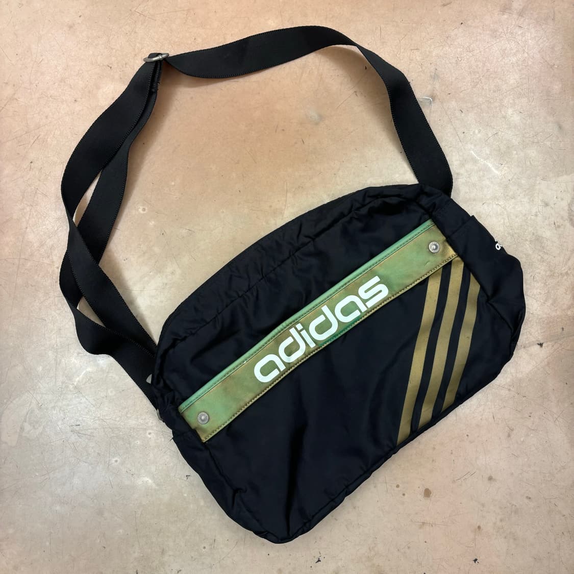 00s 아디다스 올드스쿨 빈티지 블랙 크로스백 OS 상품이미지1