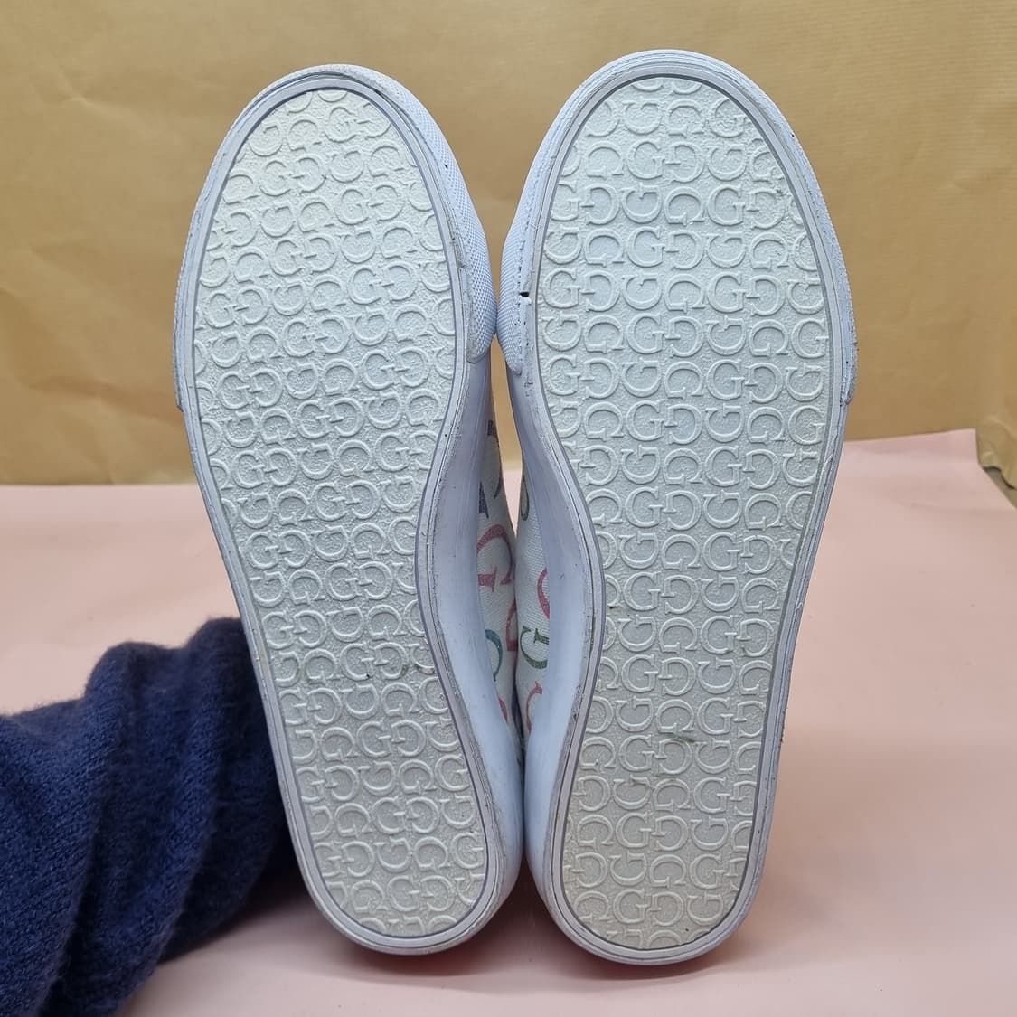 게스 남성스니커즈260 상품이미지3