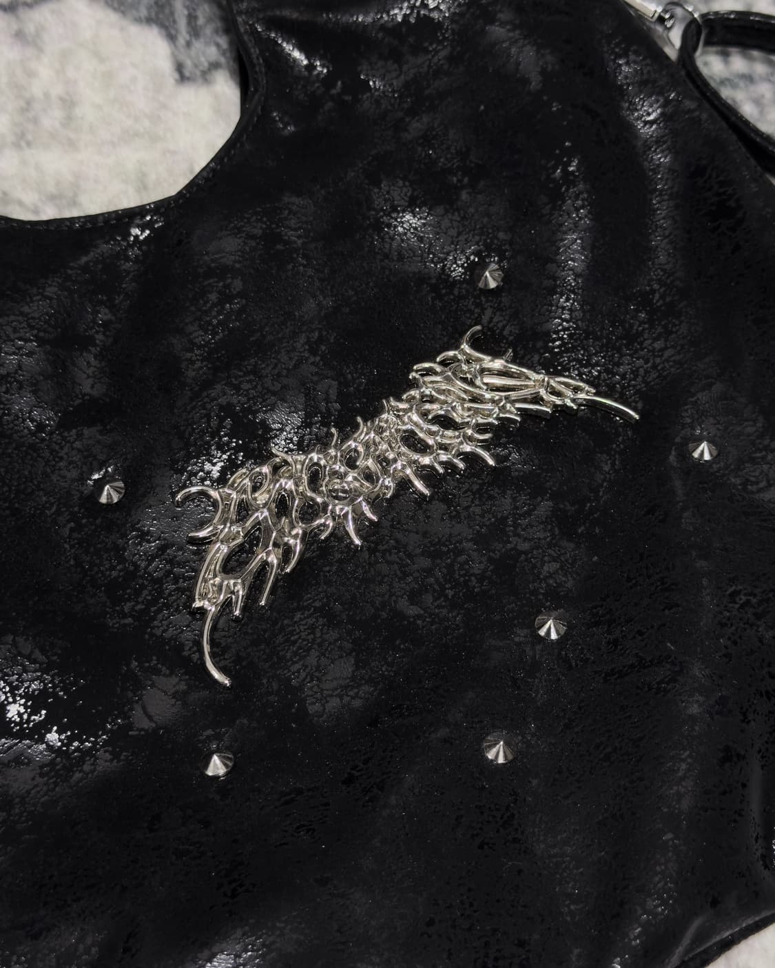 {UNKNOWN} Punk Glossy Studded 2-Way Bag  상품이미지4