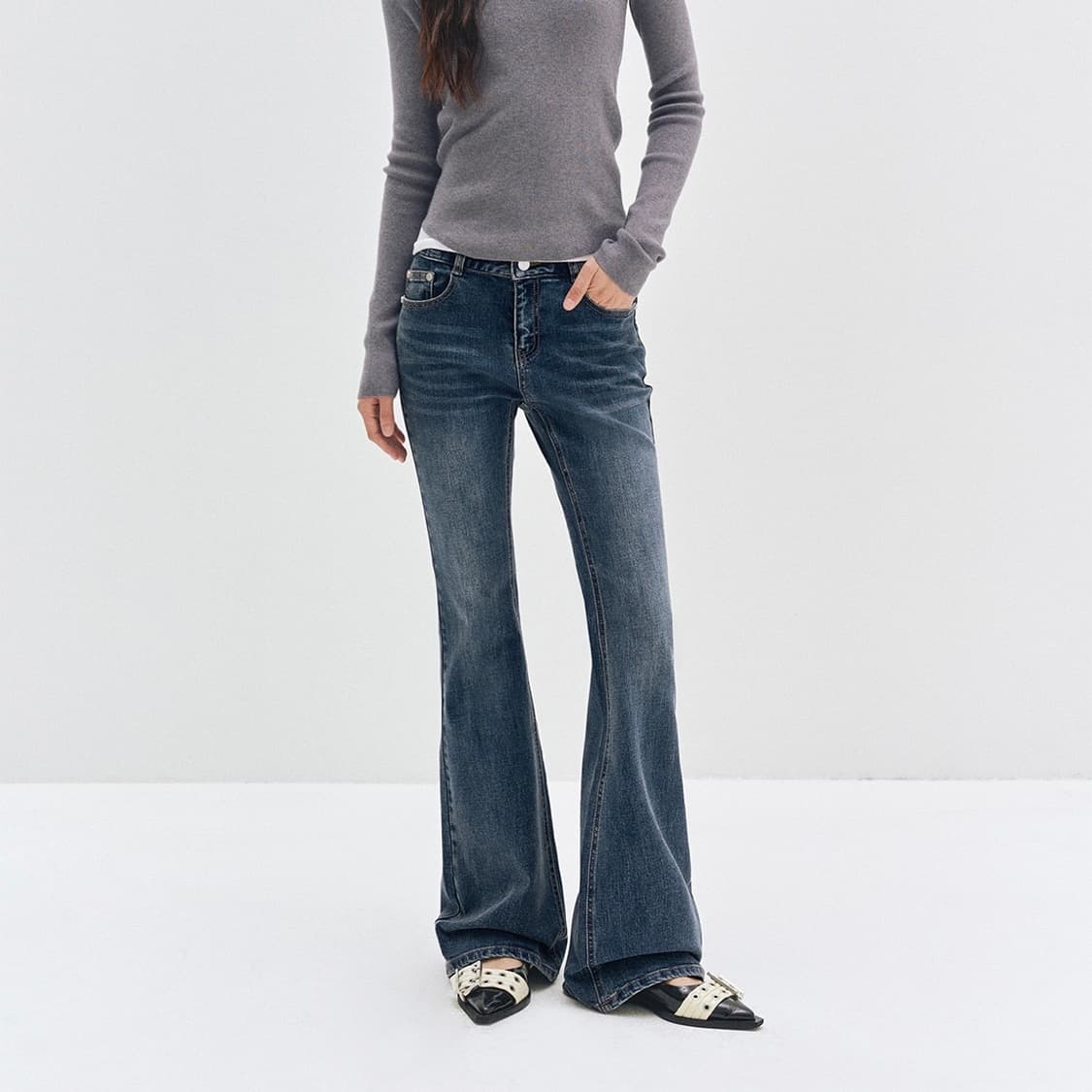 데케트 Signature Slim Low Rise Flared Jeans 상품이미지2
