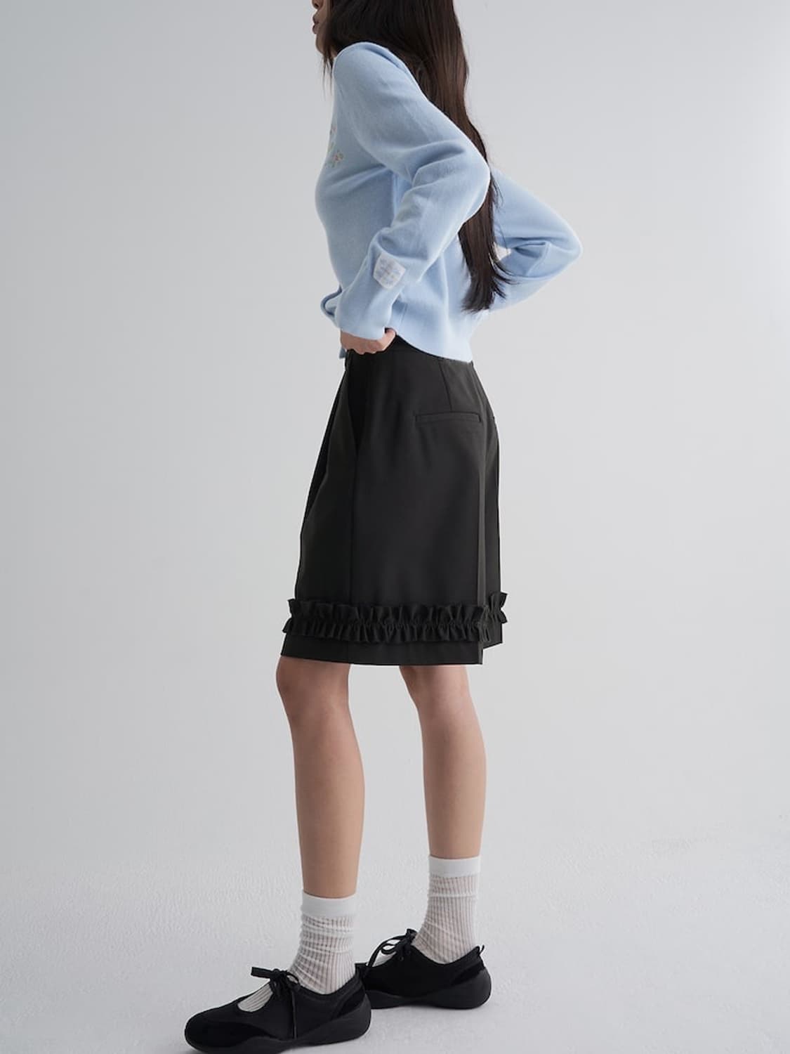 민주킴 x 에잇세컨즈 프릴 버뮤다 팬츠 (블랙) 상품이미지7