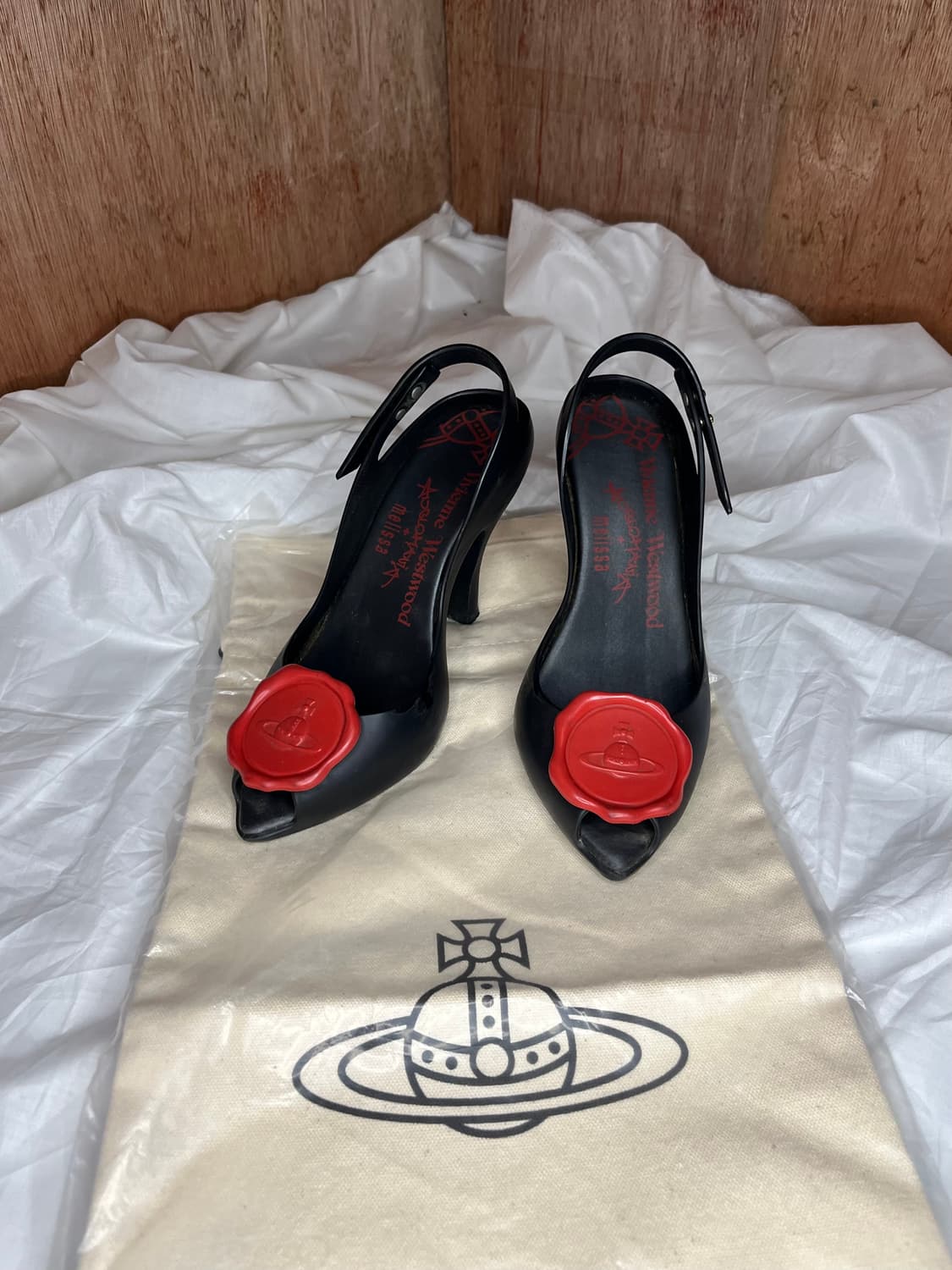 비비안웨스트우드 x 멜리사 Orb 힐 슬랭백 펌프스 상품이미지1