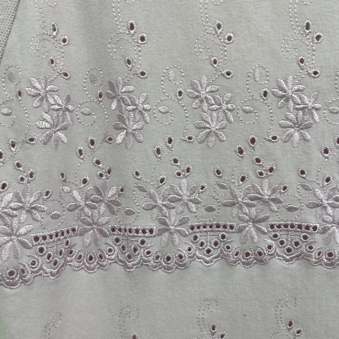 Lavender lace eyelet puff blouse 상품이미지3