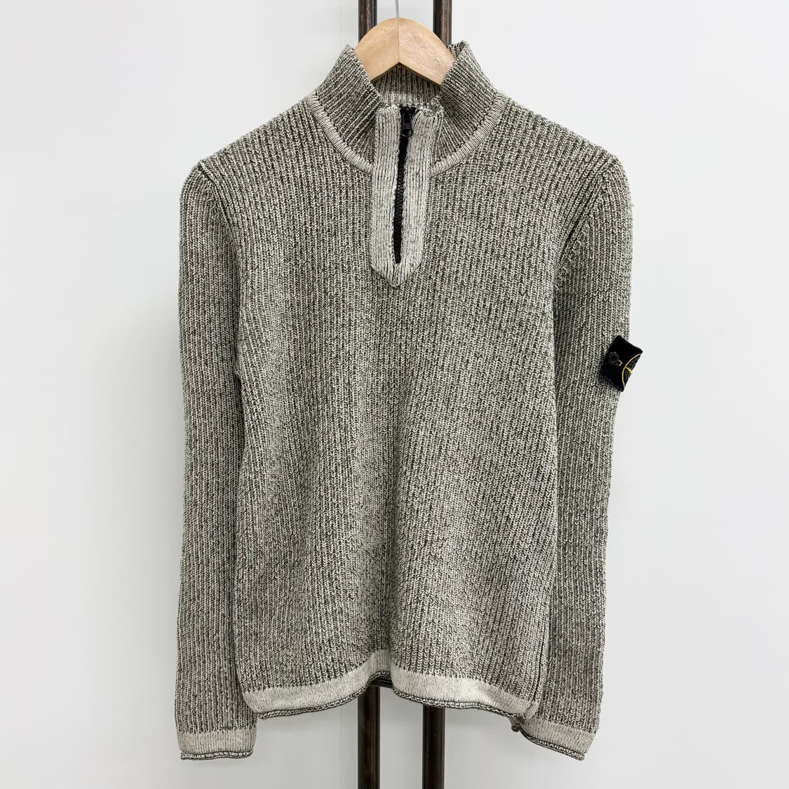 [M]스톤아일랜드 반집업 니트 상품이미지1