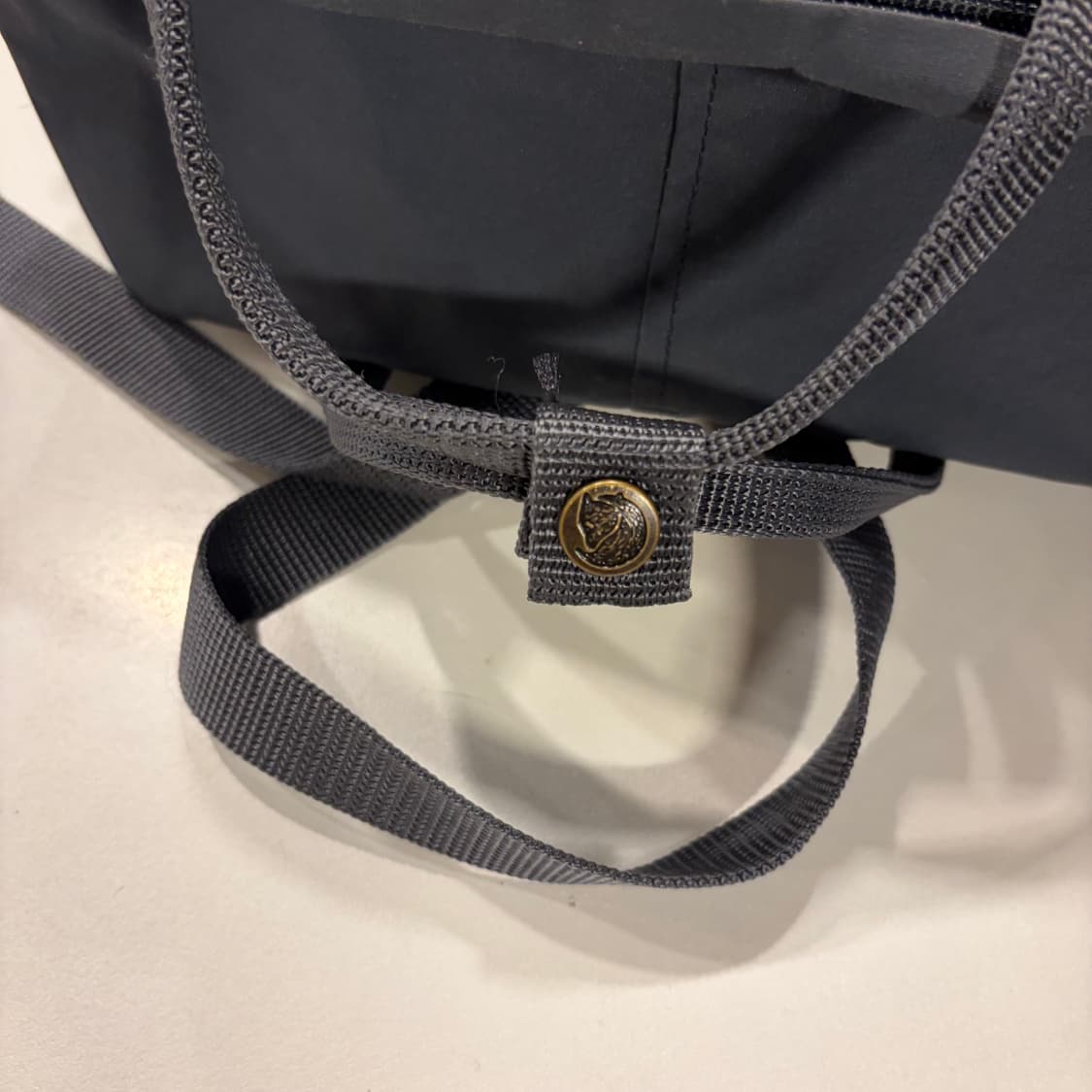 피엘라벤 칸켄 백 챠콜 백팩 상품이미지4