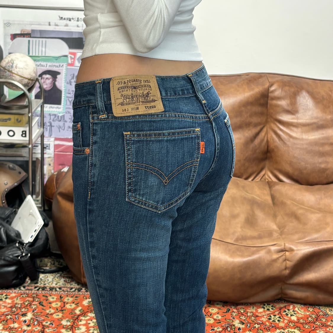 [27-28] 착용샷 O 리바이스 오렌지탭 부츠컷 데님 577 상품이미지3