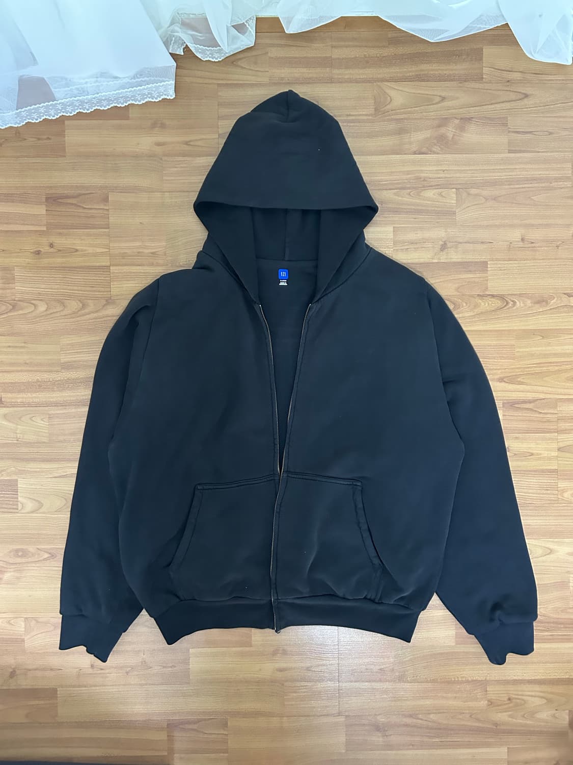 Yzy x gap 후드 집업 블랙 상품이미지2