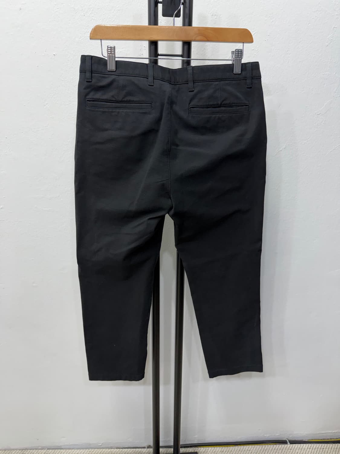 정품) 띠어리 남성 블랙 코튼팬츠 30  상품이미지4