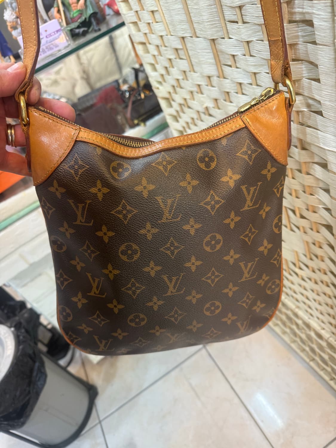 정품 루이비통 오테온 크로스백 팝니다 상품이미지3