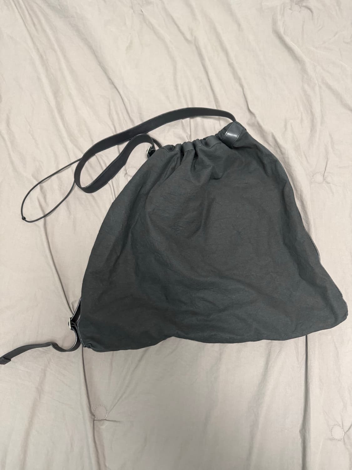 해칭룸 벨트백 블랙 상품이미지2