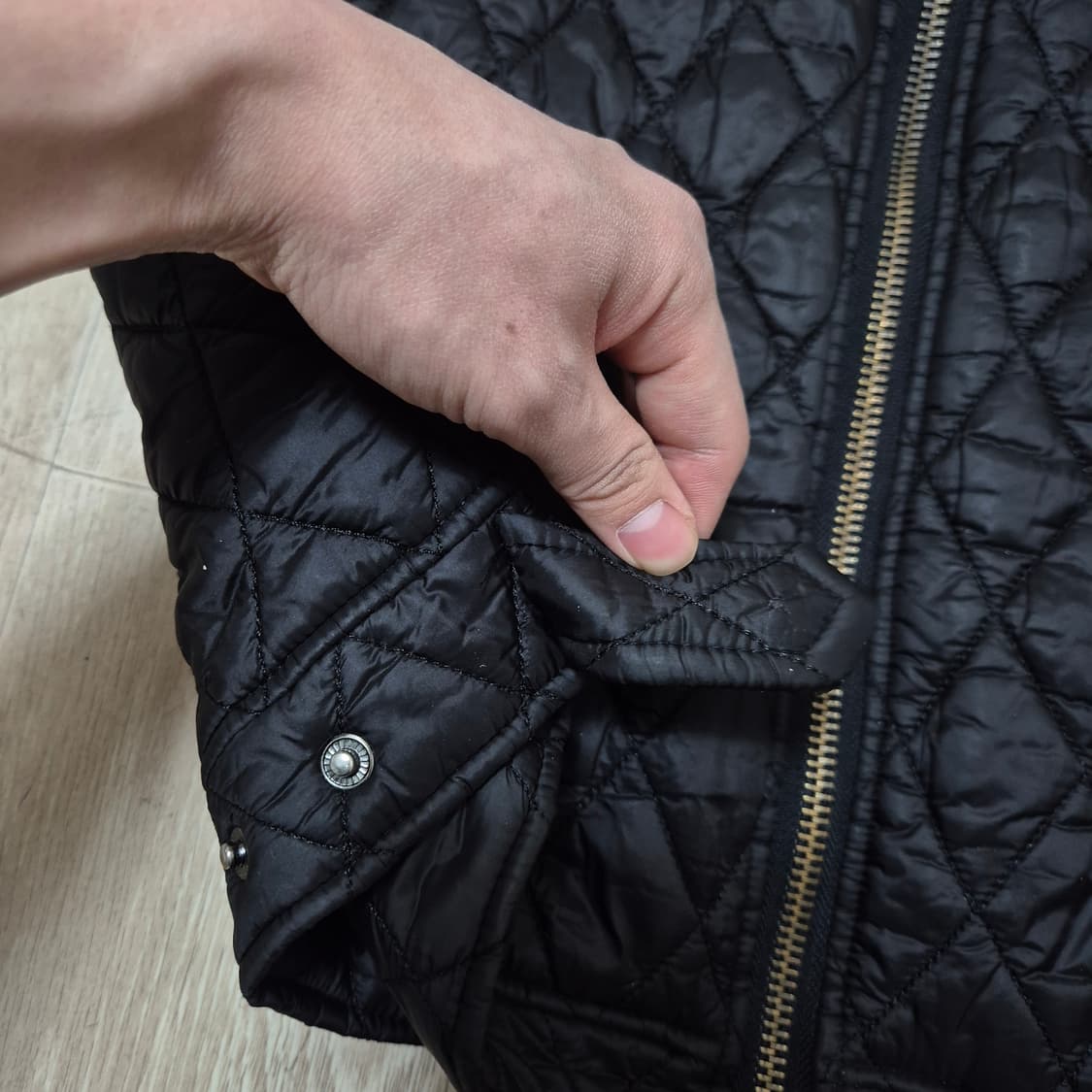 버버리 브릿 여성 다이아몬드 패턴 노바체크 안감 퀼팅자켓 2XL(110) 상품이미지4