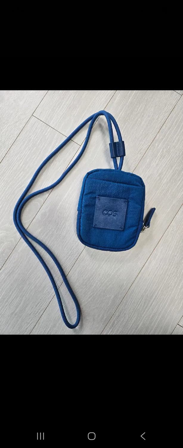 코스 미니 크로스바디 파우치 나일론 블루 상품이미지3