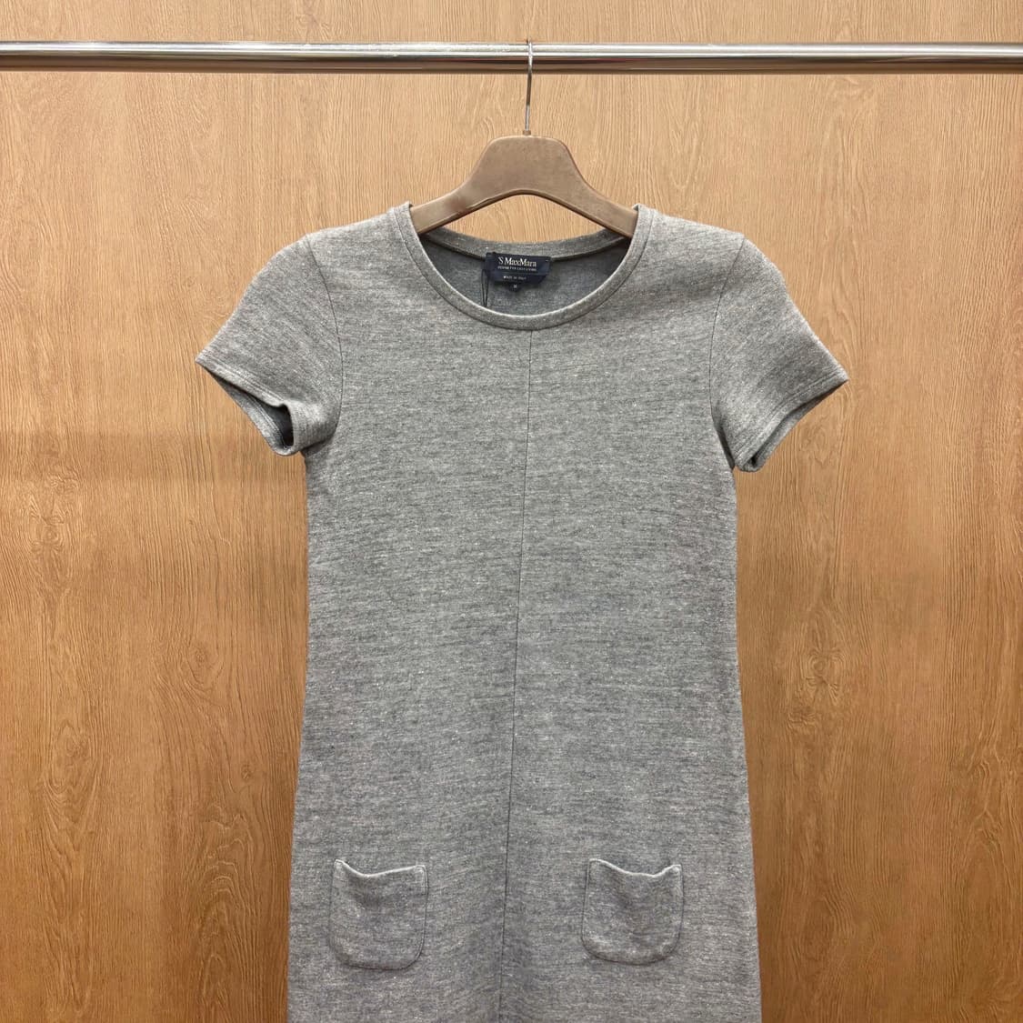 막스마라 미디 원피스 더블 포켓 라운드넥 디테일 스트레이트핏 그레이 상품이미지4