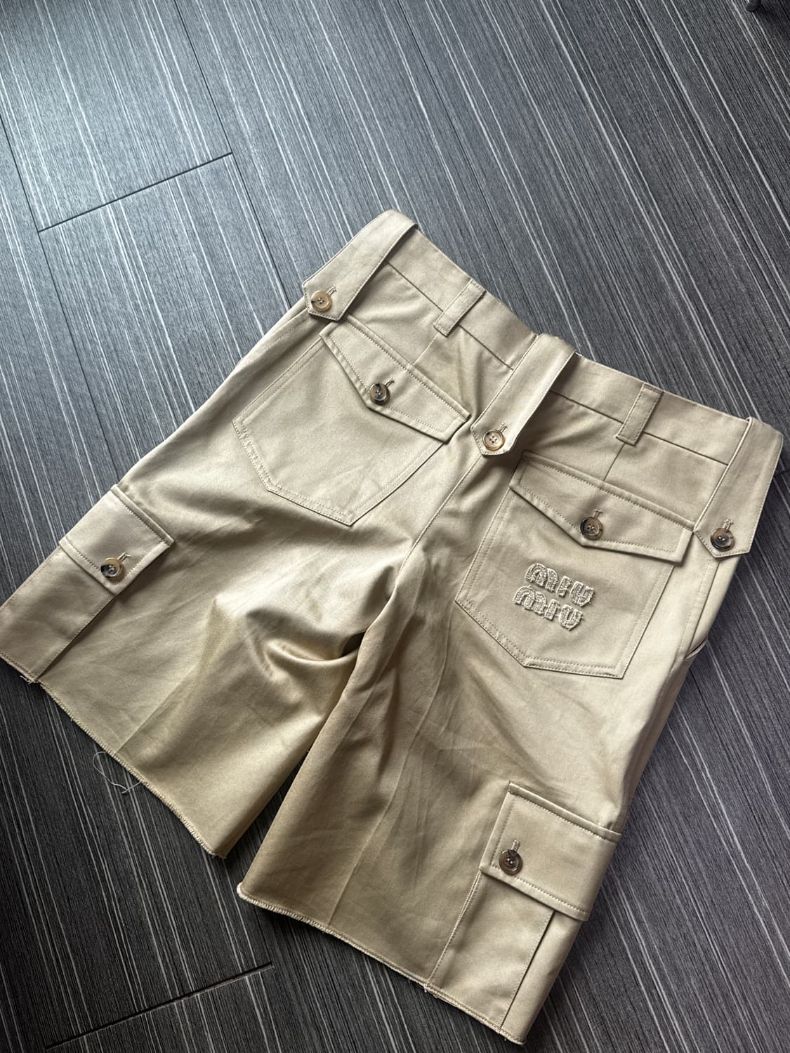 미우미우 버뮤다 쇼츠 36 정품 상품이미지2