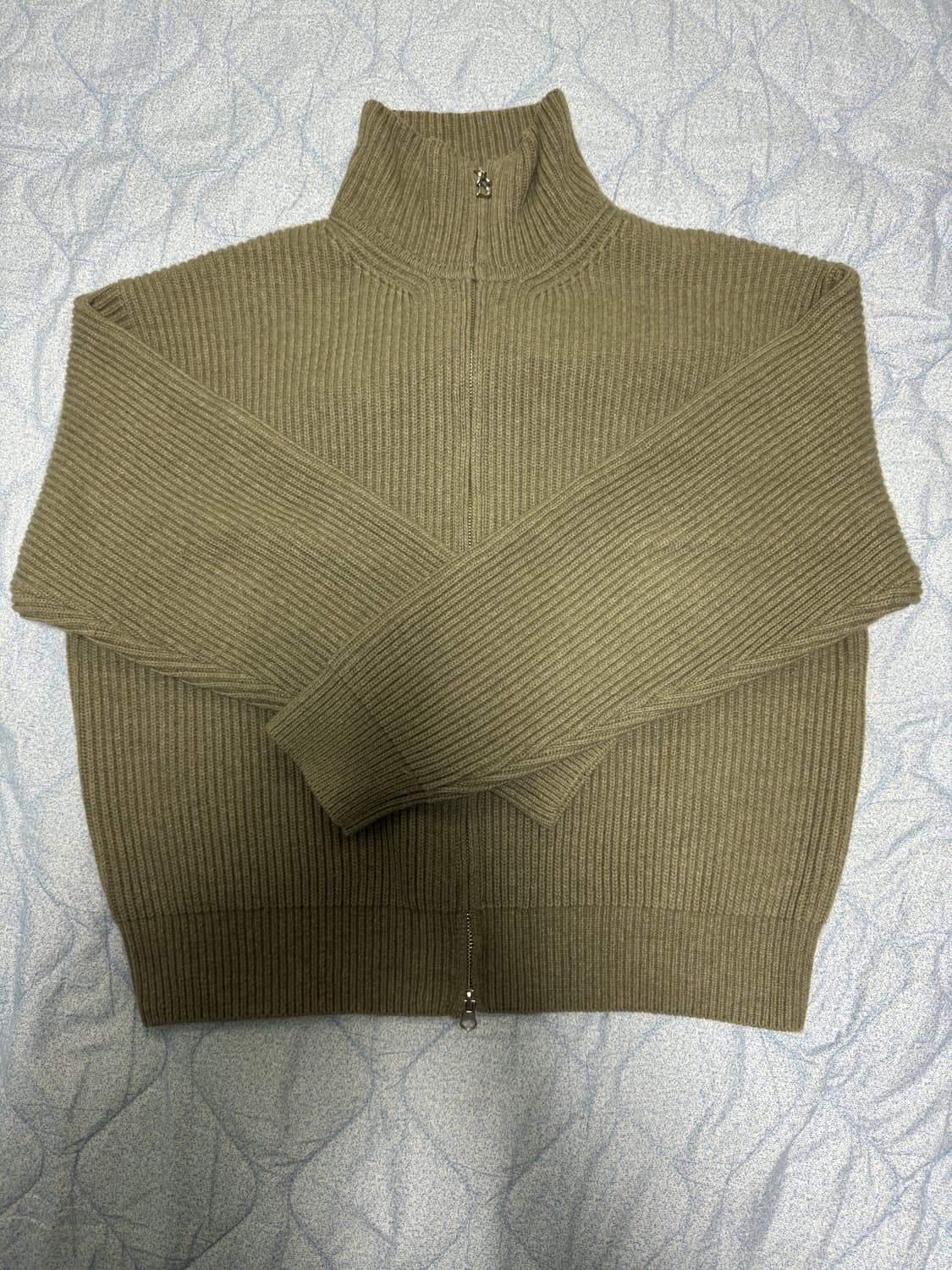 인사일런스 캐시미어 집업 스웨터 카키 상품이미지2