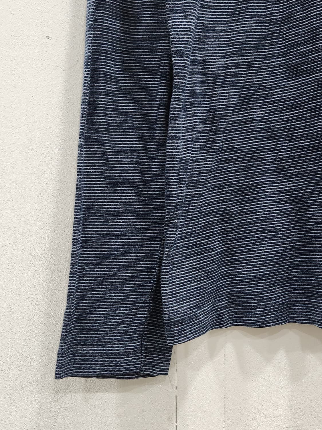 [90-95] 타미힐피거 네이비 스트라이프 긴팔티 남성 90-95사이즈 상품이미지4