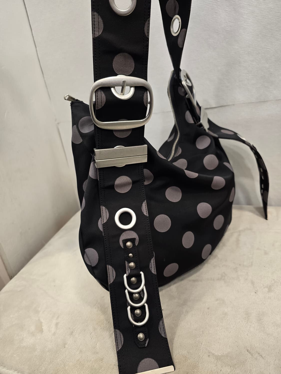 베이컨트 아카이브 VACANT Archive 벨라 와이드 스트랩 호보백 상품이미지5