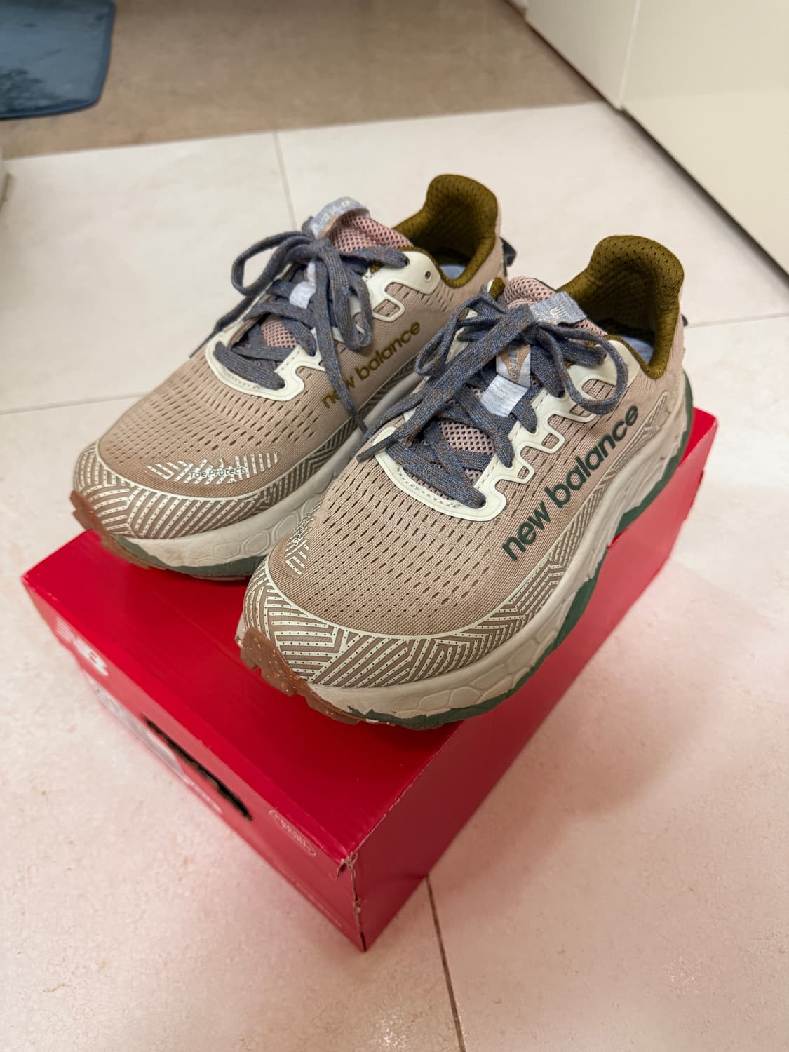 뉴발란스 프레쉬폼 모어트레일 270 상품이미지1