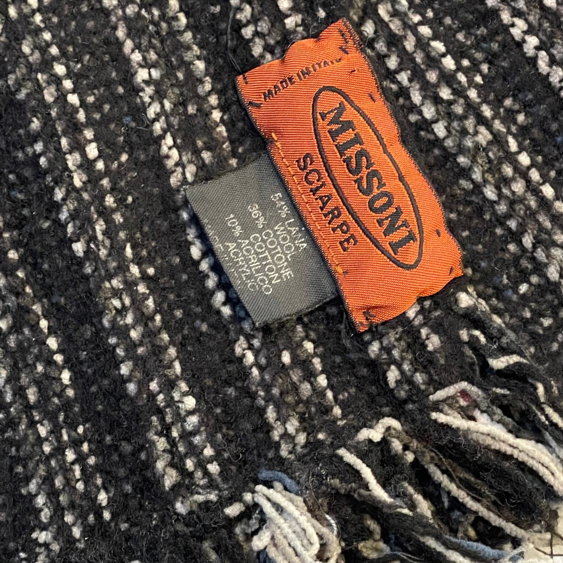 미쏘니 블랙 스트라이프 울 혼방 머플러 상품이미지2