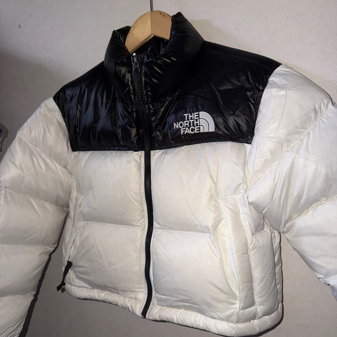 노스페이스 여성 눕시 숏 자켓 화이트 NJ1DP96B (90) 상품이미지10