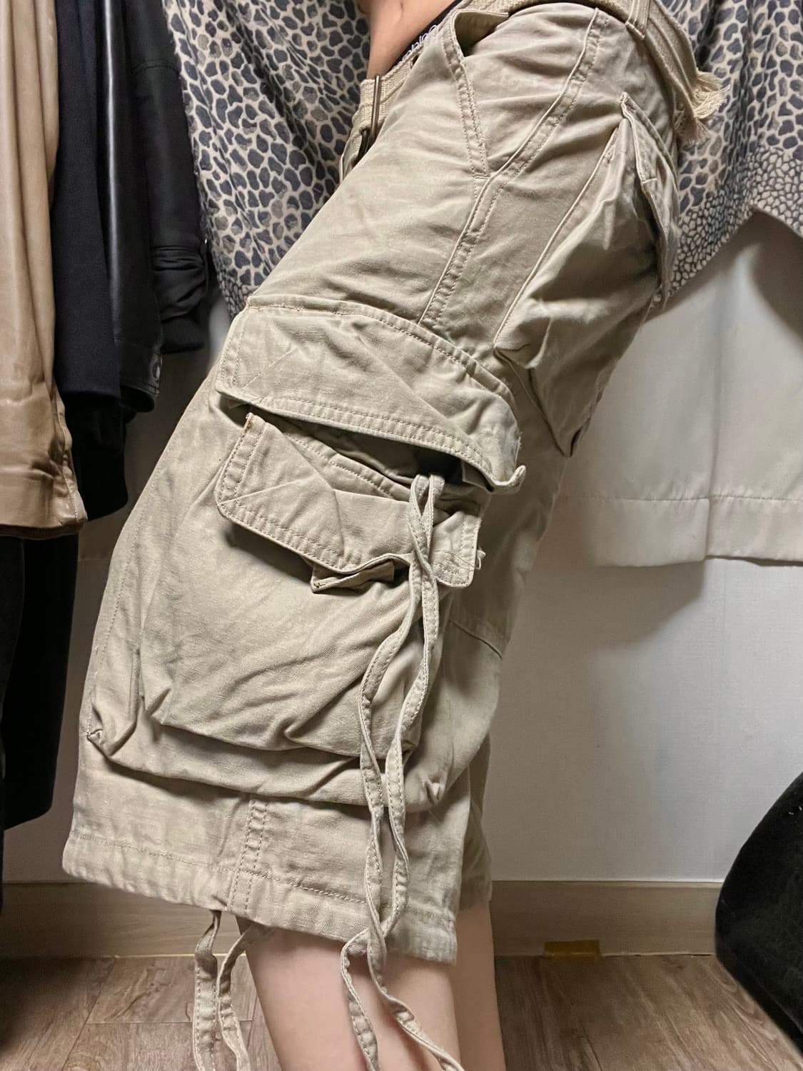 베이지 빅포켓 디테일 카고팬츠 하프 상품이미지4